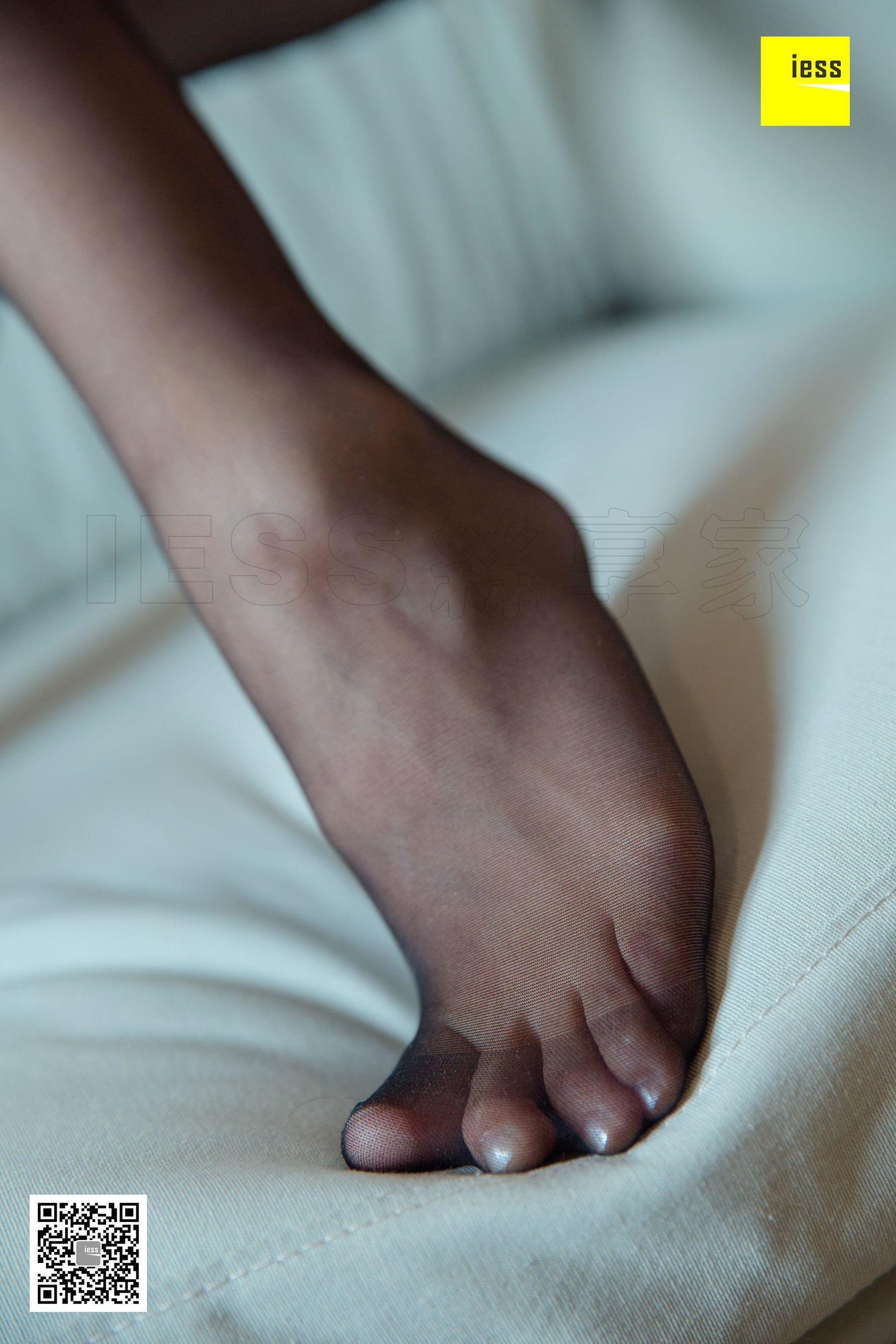 模特秋秋 《秋秋小吊带黑丝》[异思趣向IESS] 写真集