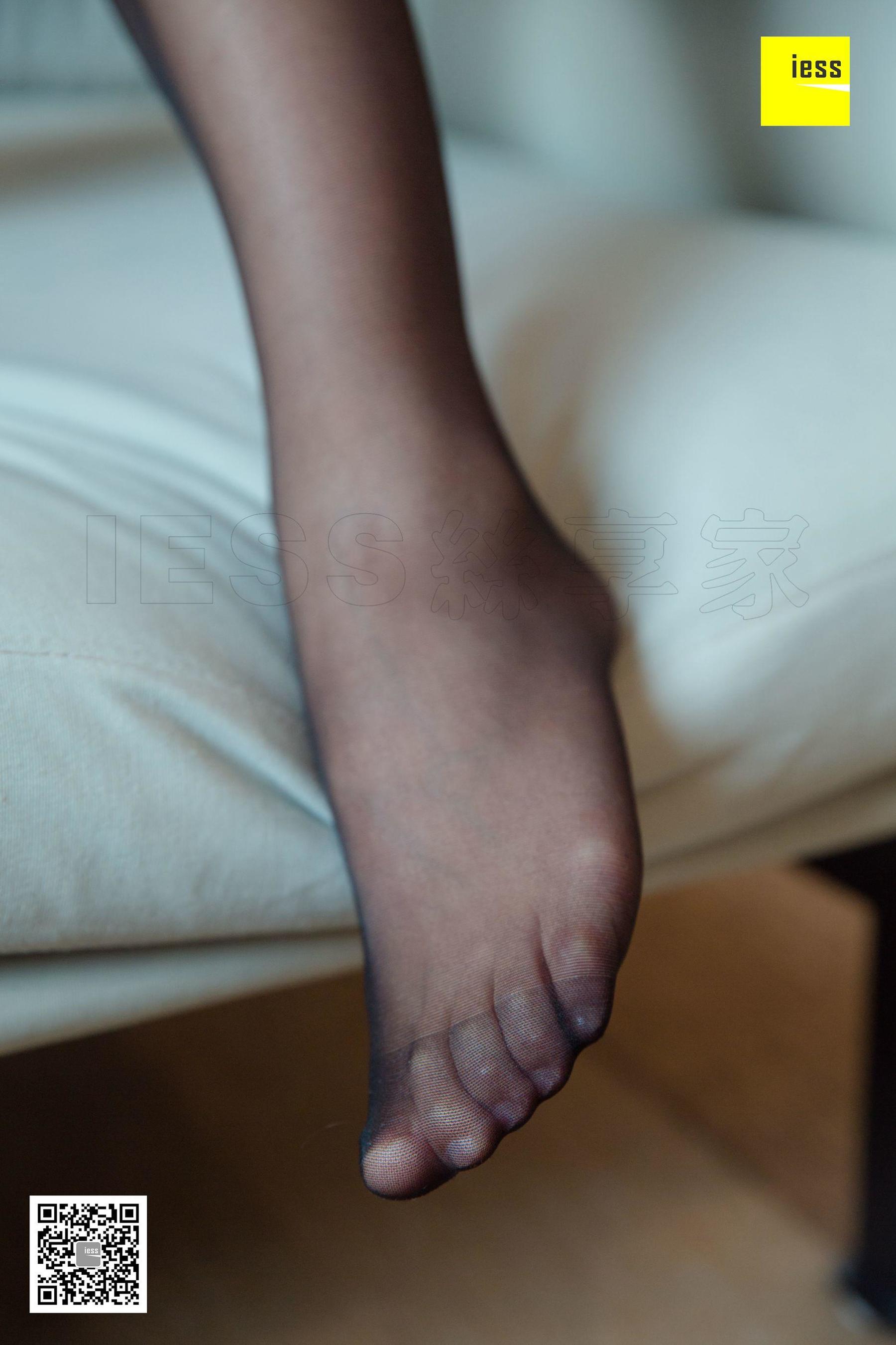 模特秋秋 《秋秋小吊带黑丝》[异思趣向IESS] 写真集