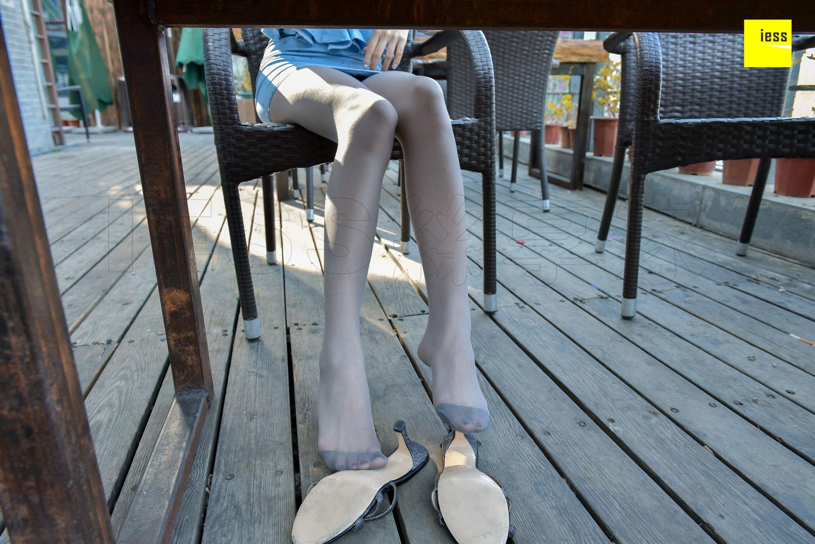 模特七七《七七脚尖加固灰丝》 [异思趣向IESS] 写真集