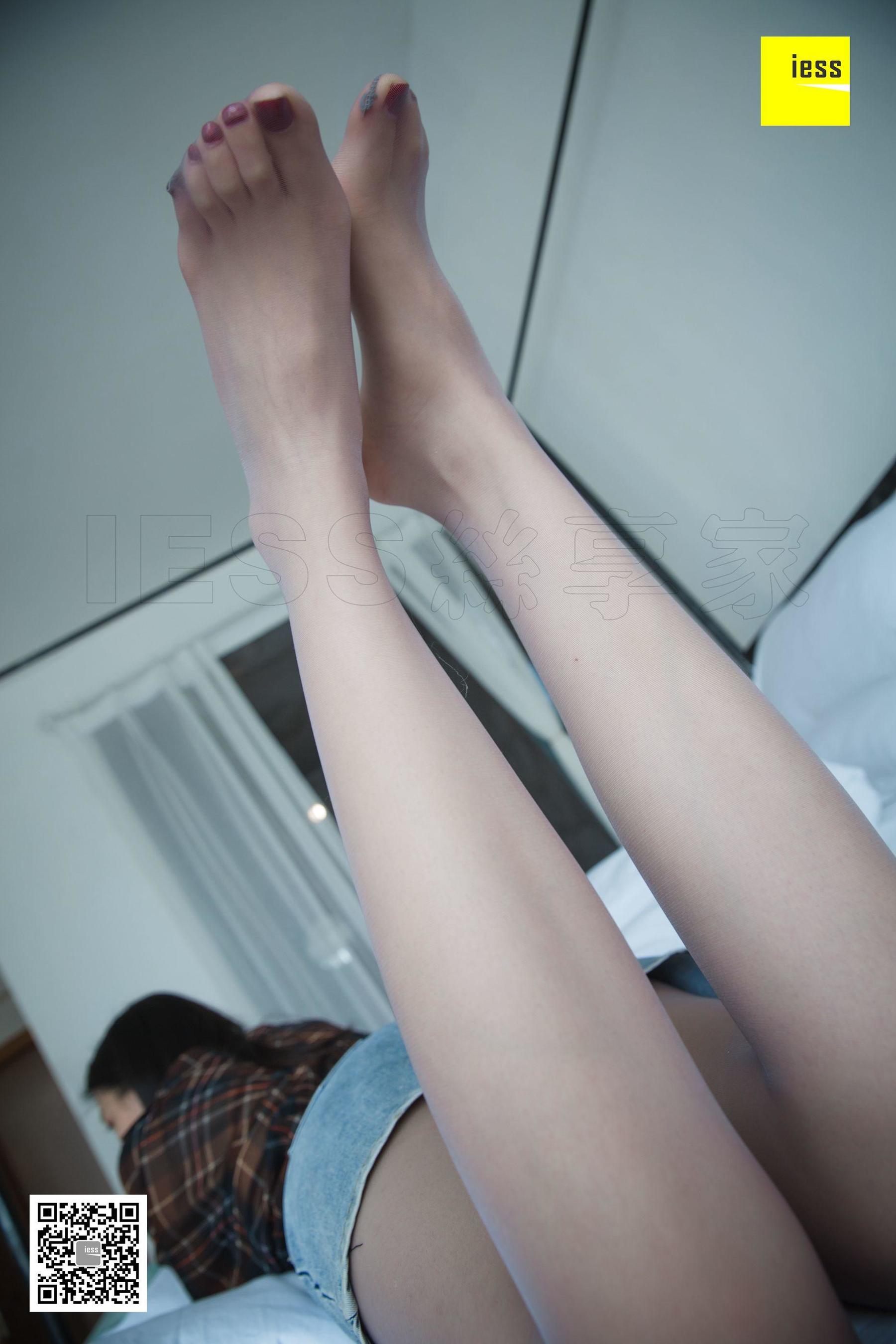 模特七七《拖鞋与高跟鞋》 [异思趣向IESS] 写真集