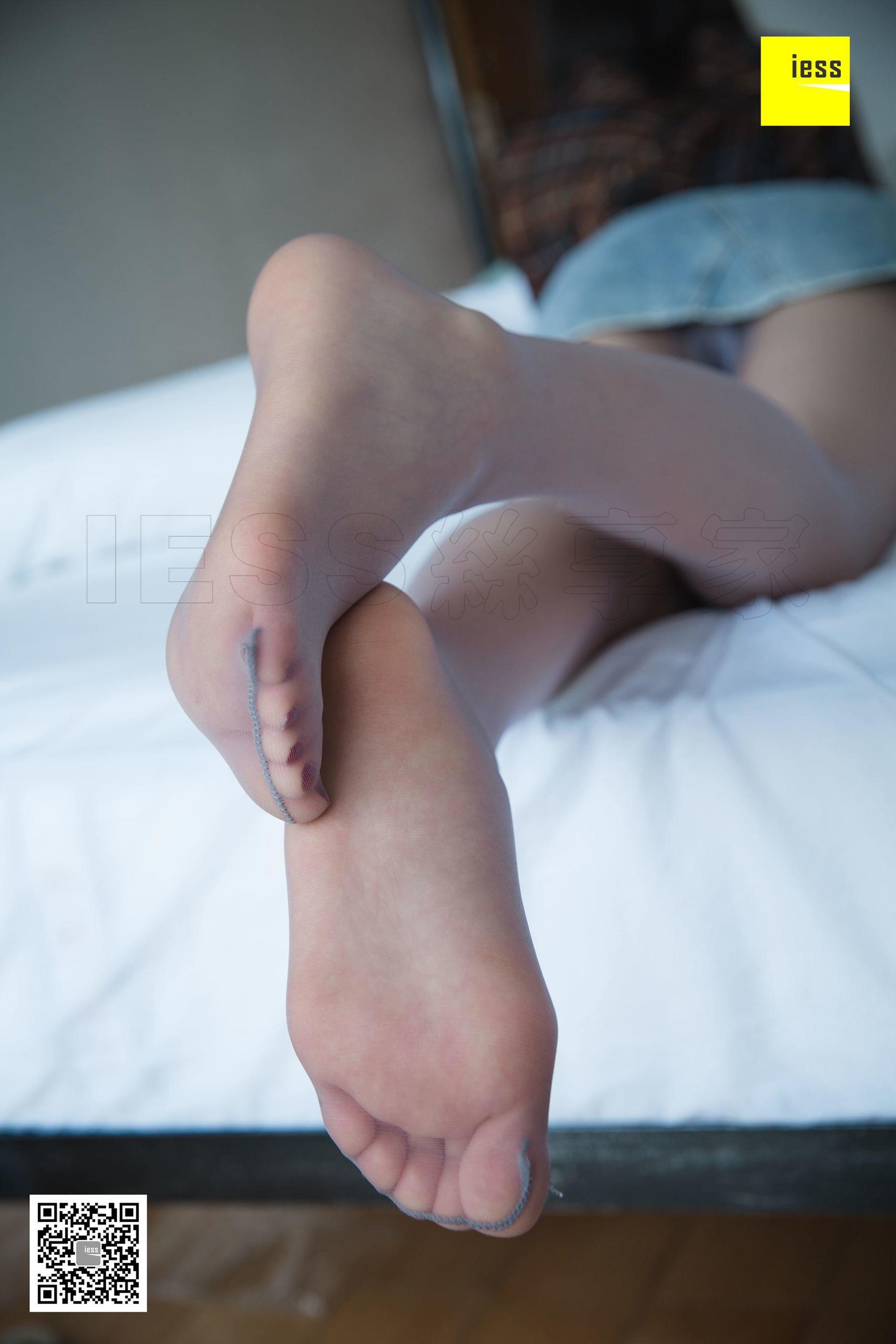 模特七七《拖鞋与高跟鞋》 [异思趣向IESS] 写真集