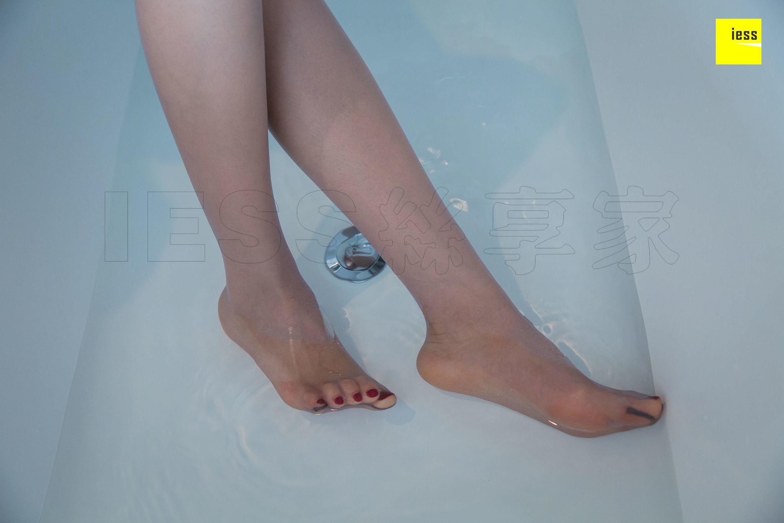 模特七七《拖鞋与高跟鞋》 [异思趣向IESS] 写真集