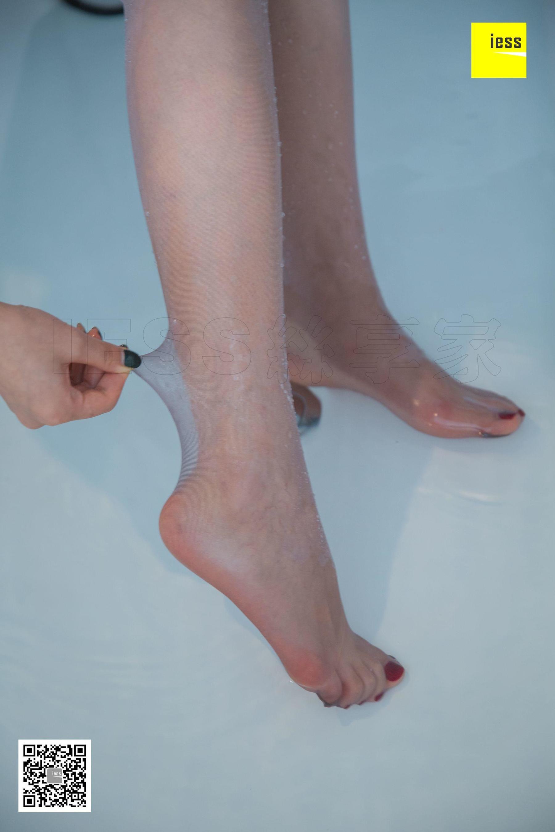 模特七七《拖鞋与高跟鞋》 [异思趣向IESS] 写真集