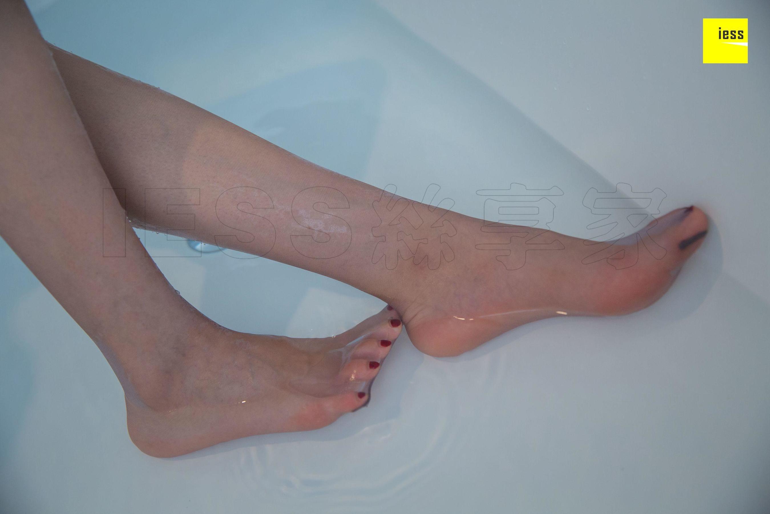 模特七七《拖鞋与高跟鞋》 [异思趣向IESS] 写真集