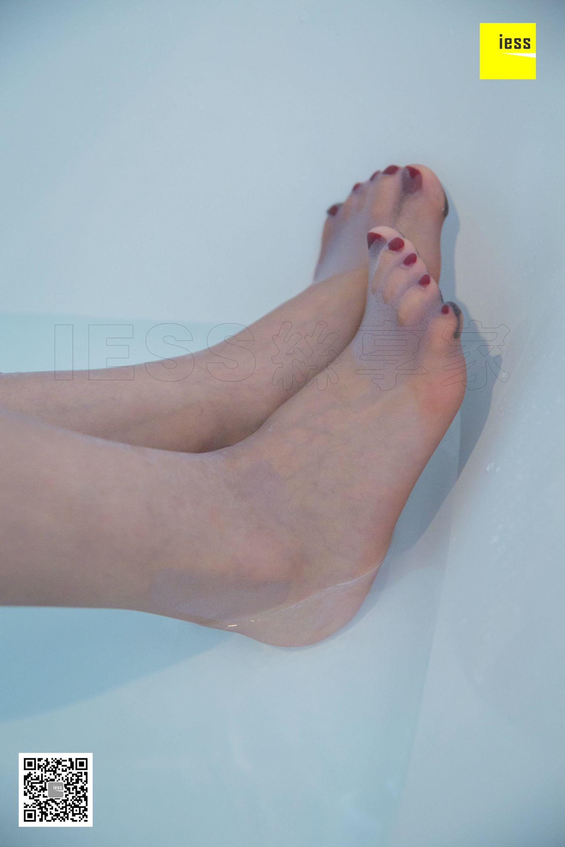 模特七七《拖鞋与高跟鞋》 [异思趣向IESS] 写真集