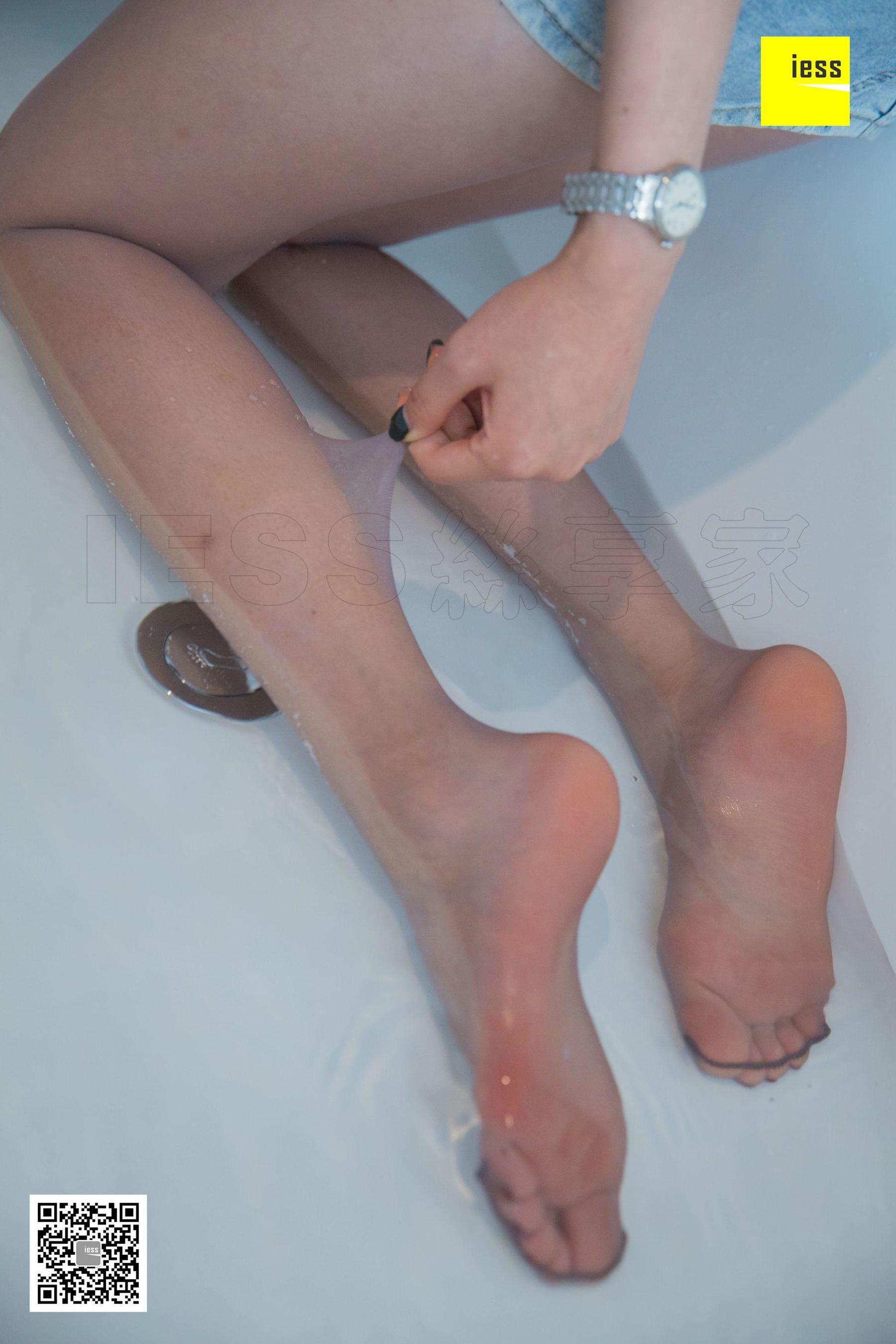 模特七七《拖鞋与高跟鞋》 [异思趣向IESS] 写真集