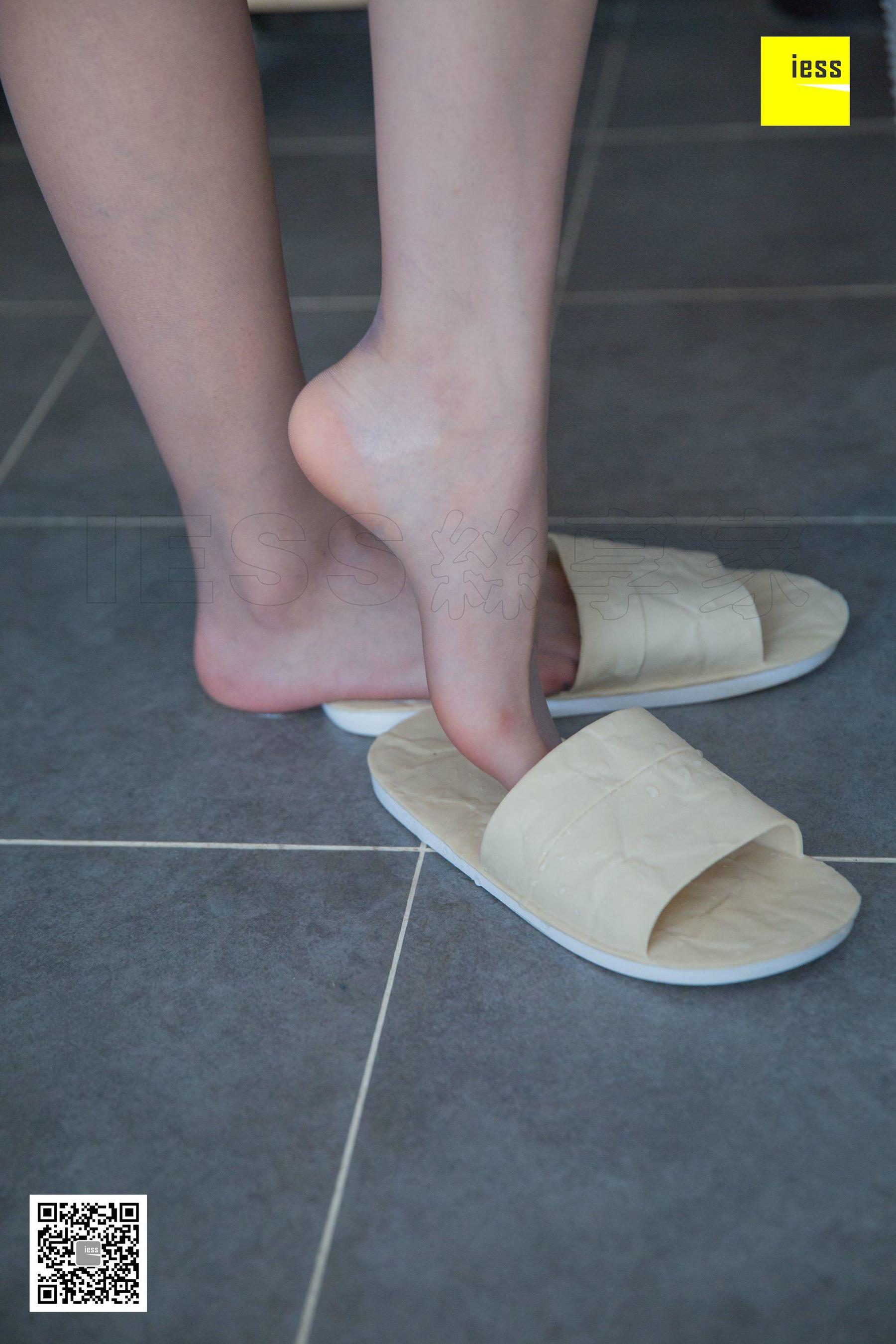 模特七七《拖鞋与高跟鞋》 [异思趣向IESS] 写真集