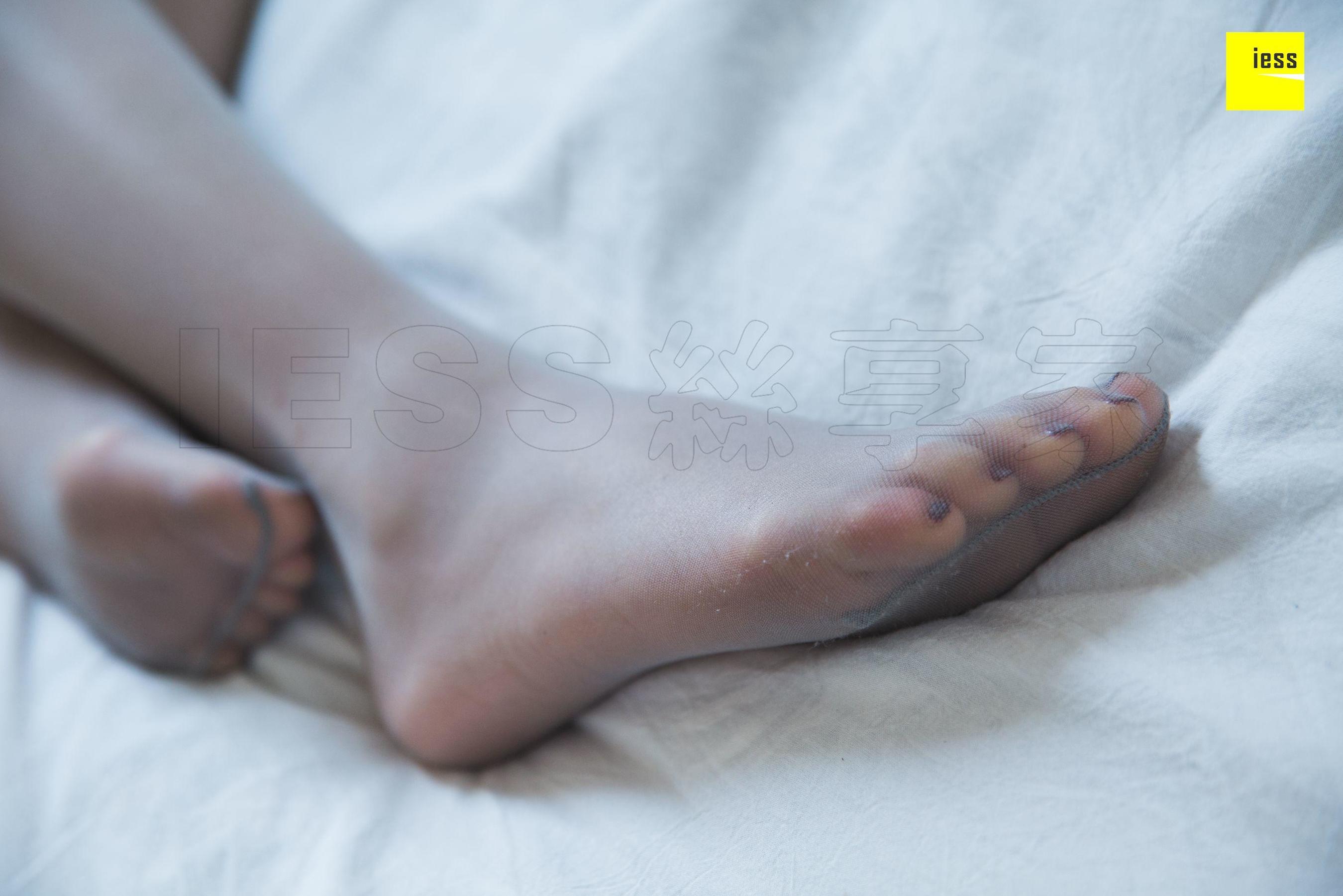 模特九妹《九妹和服灰丝》 [异思趣向IESS] 写真集