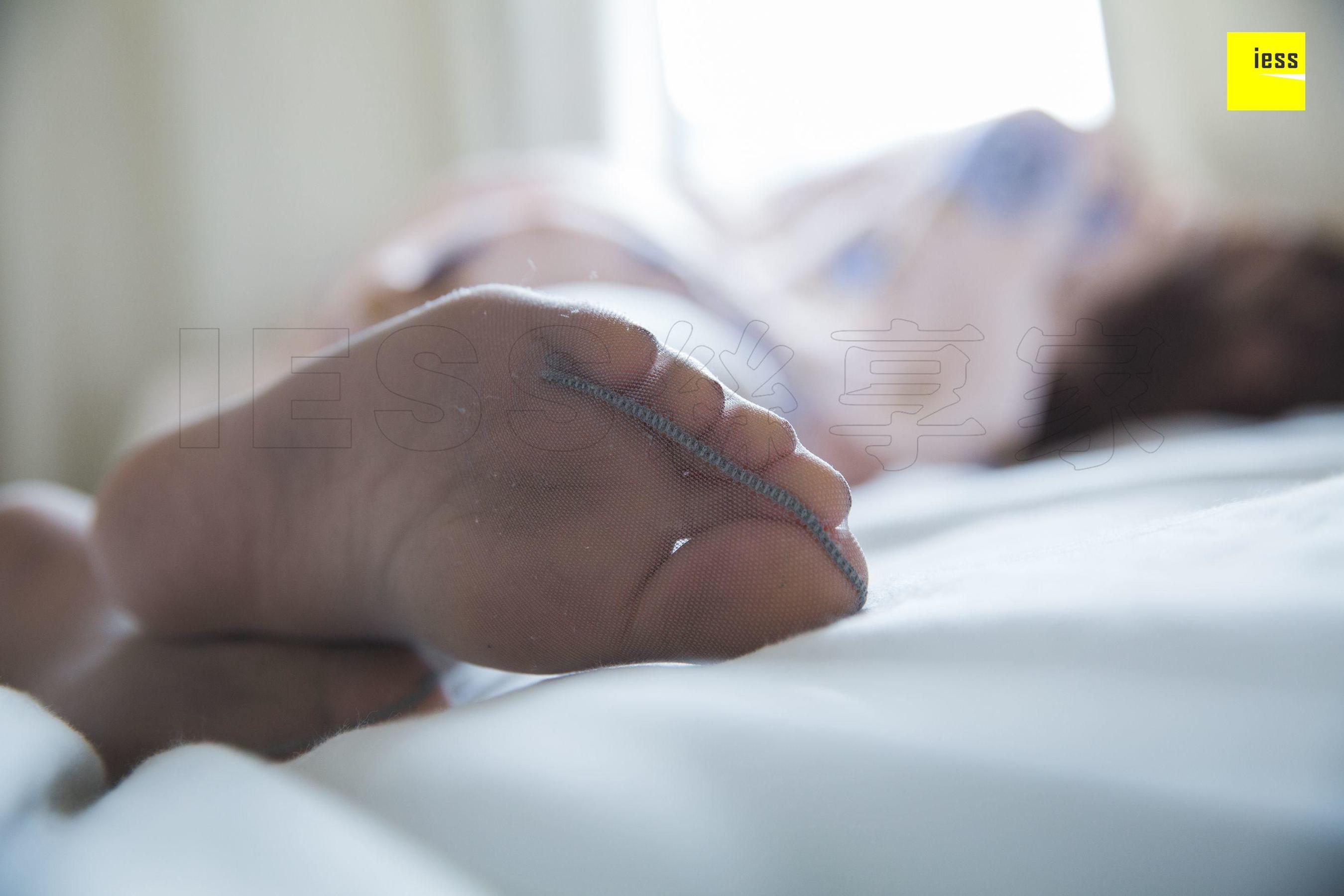 模特九妹《九妹和服灰丝》 [异思趣向IESS] 写真集