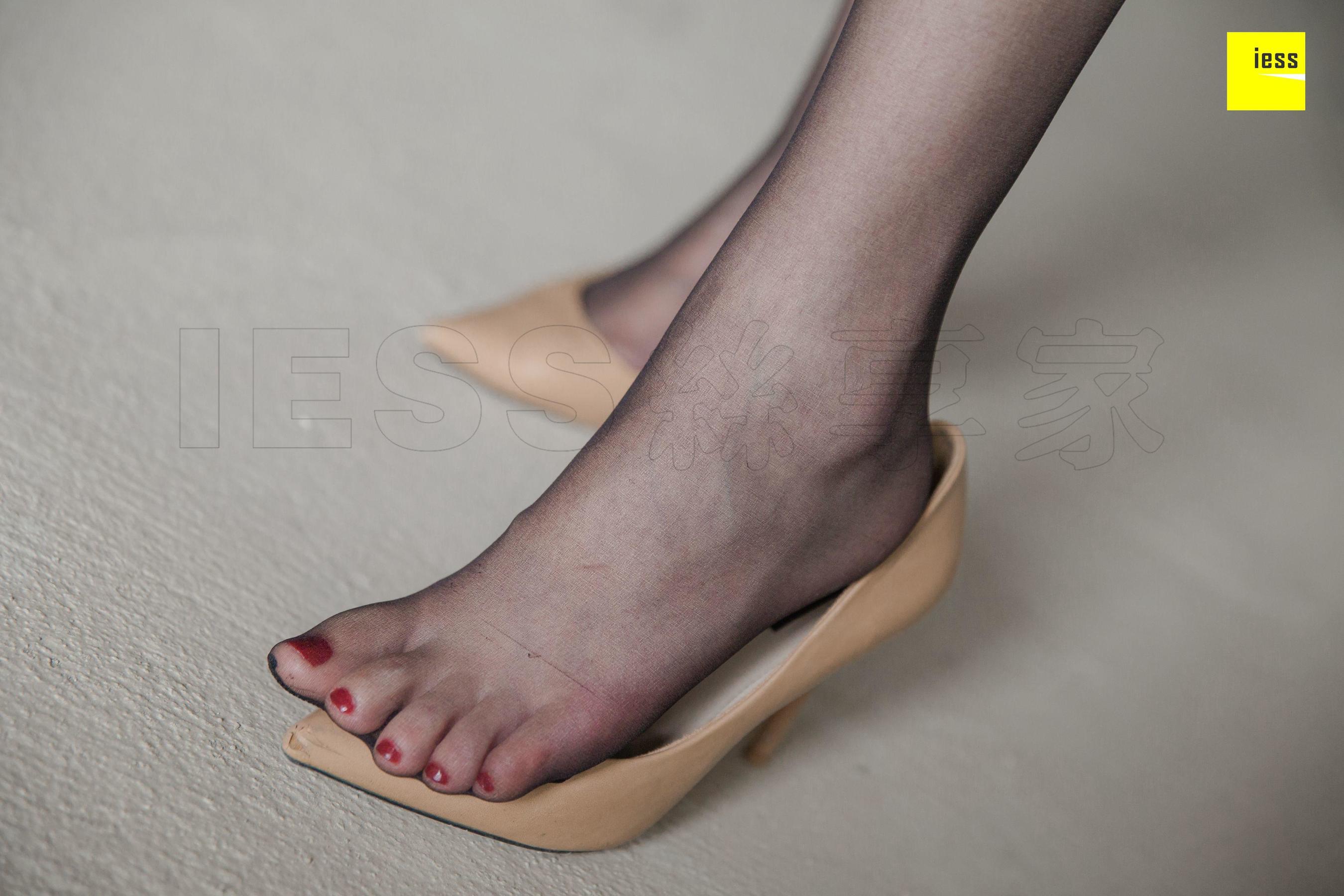 模特云芝《销售的肉丝女客户》 [异思趣向IESS] 写真集