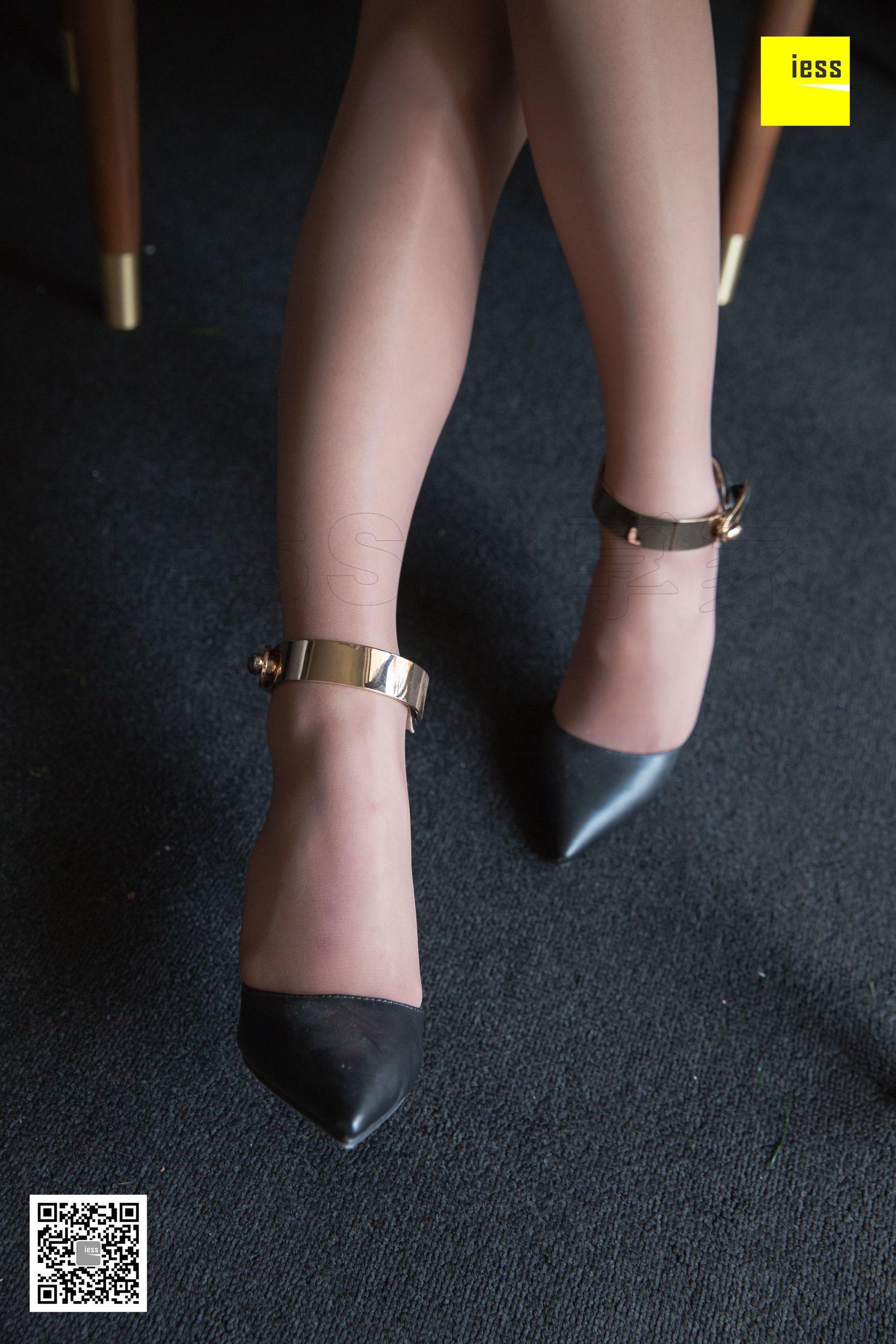 模特秋秋《秋秋手机壳炫富摔》 [异思趣向IESS] 写真集