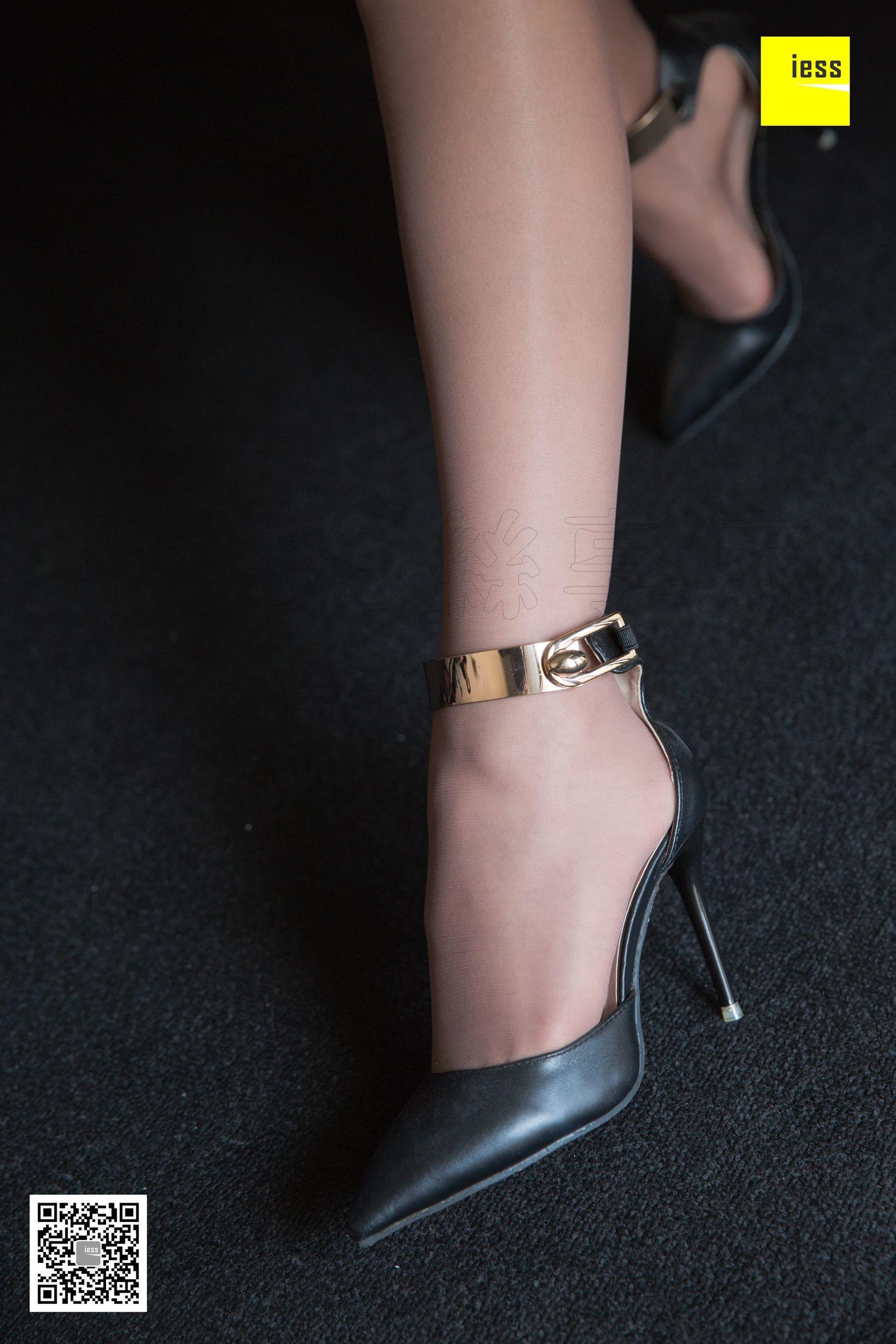 模特秋秋《秋秋手机壳炫富摔》 [异思趣向IESS] 写真集