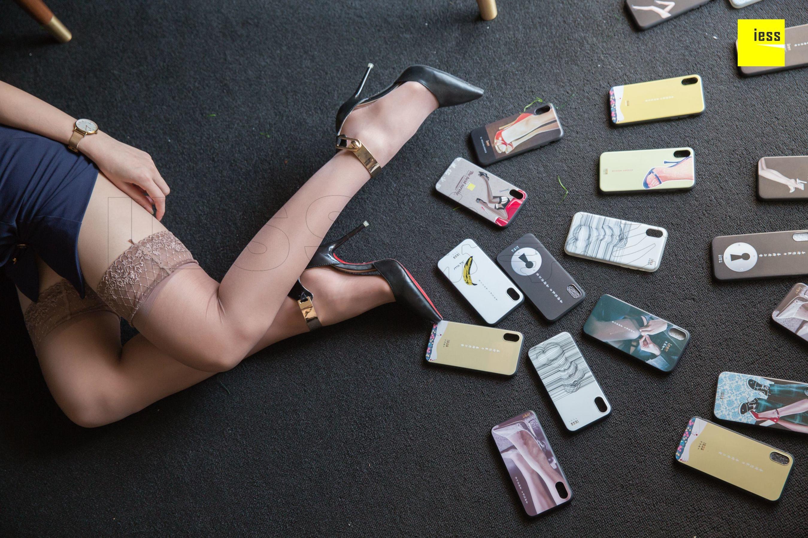 模特秋秋《秋秋手机壳炫富摔》 [异思趣向IESS] 写真集