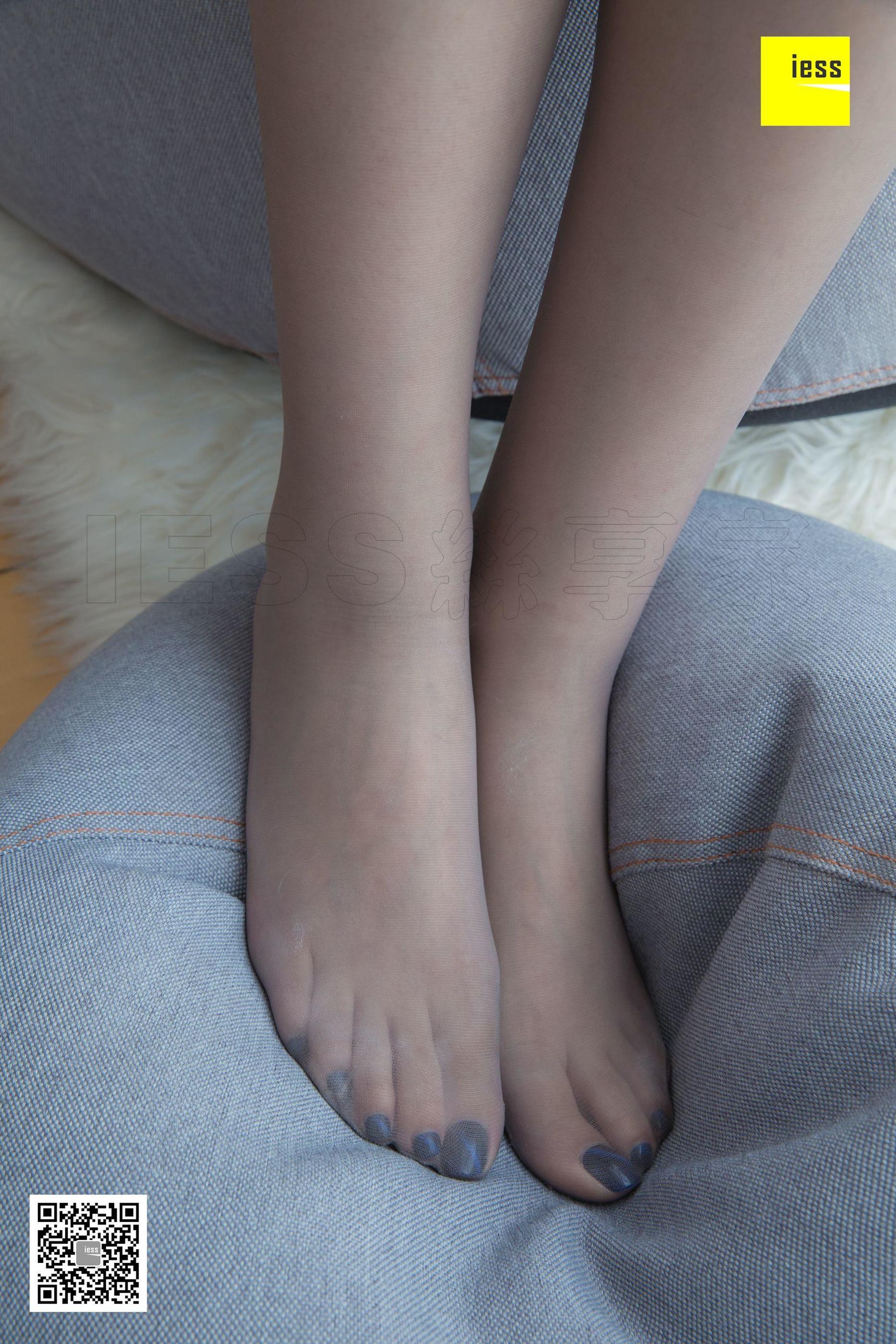 模特紫紫《紫紫漆皮小皮鞋》 [异思趣向IESS] 写真集