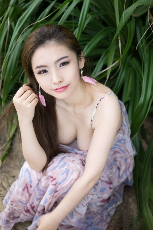 模特Jenny佳妮沙滩夏日私拍完美胸型