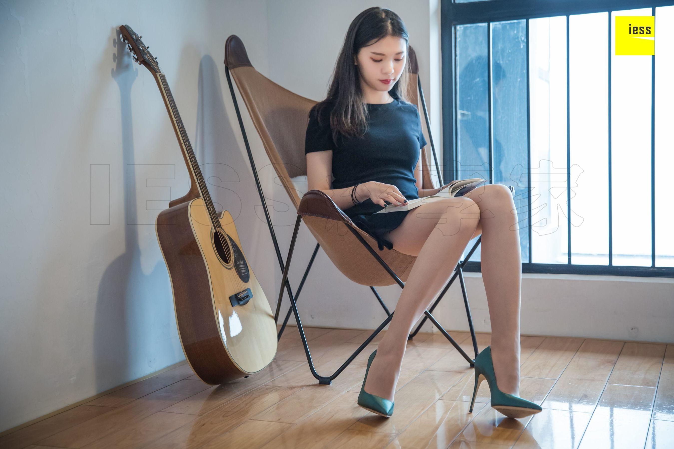 模特七七《七七的绿色高跟鞋》[异思趣向IESS] 写真集