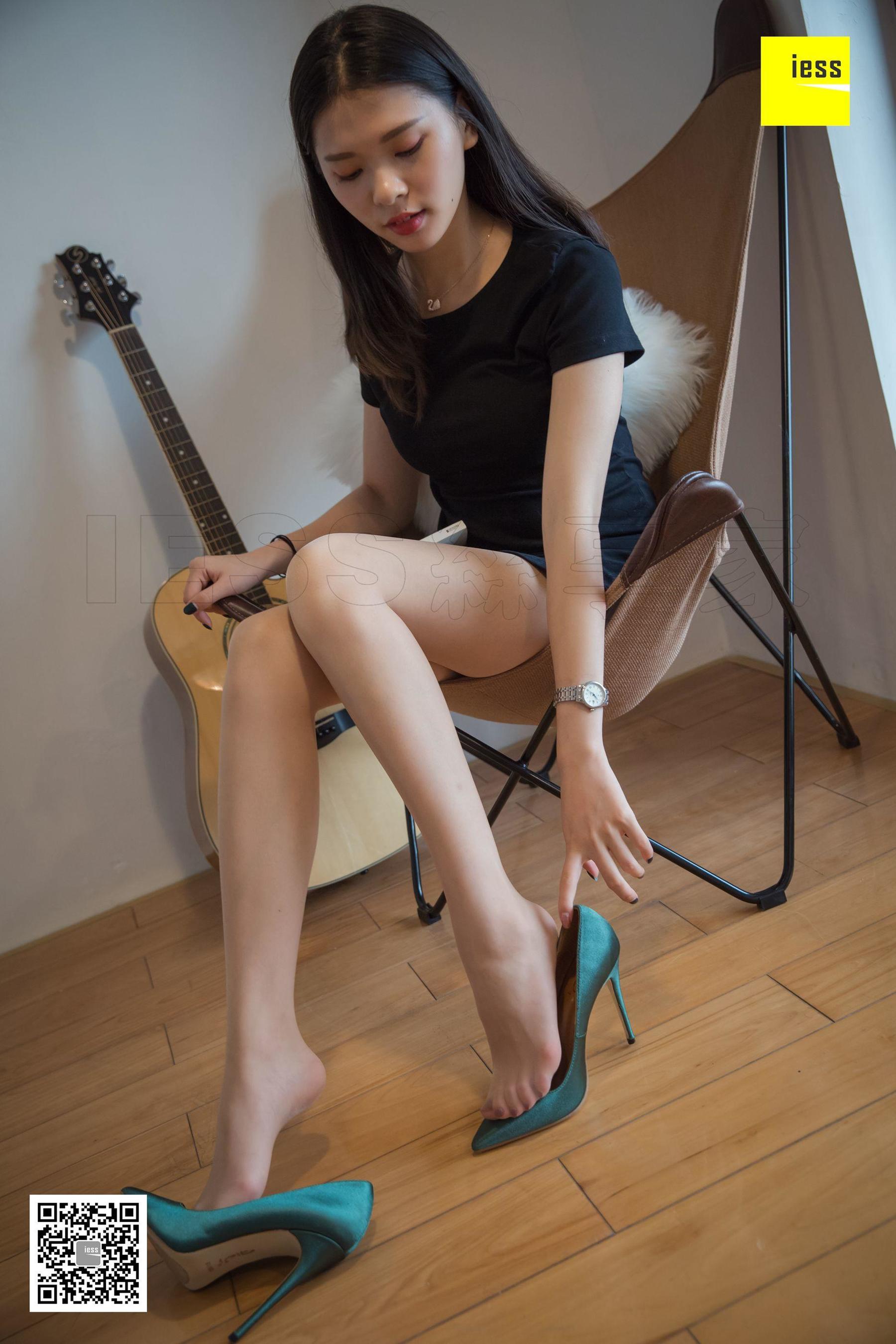 模特七七《七七的绿色高跟鞋》[异思趣向IESS] 写真集