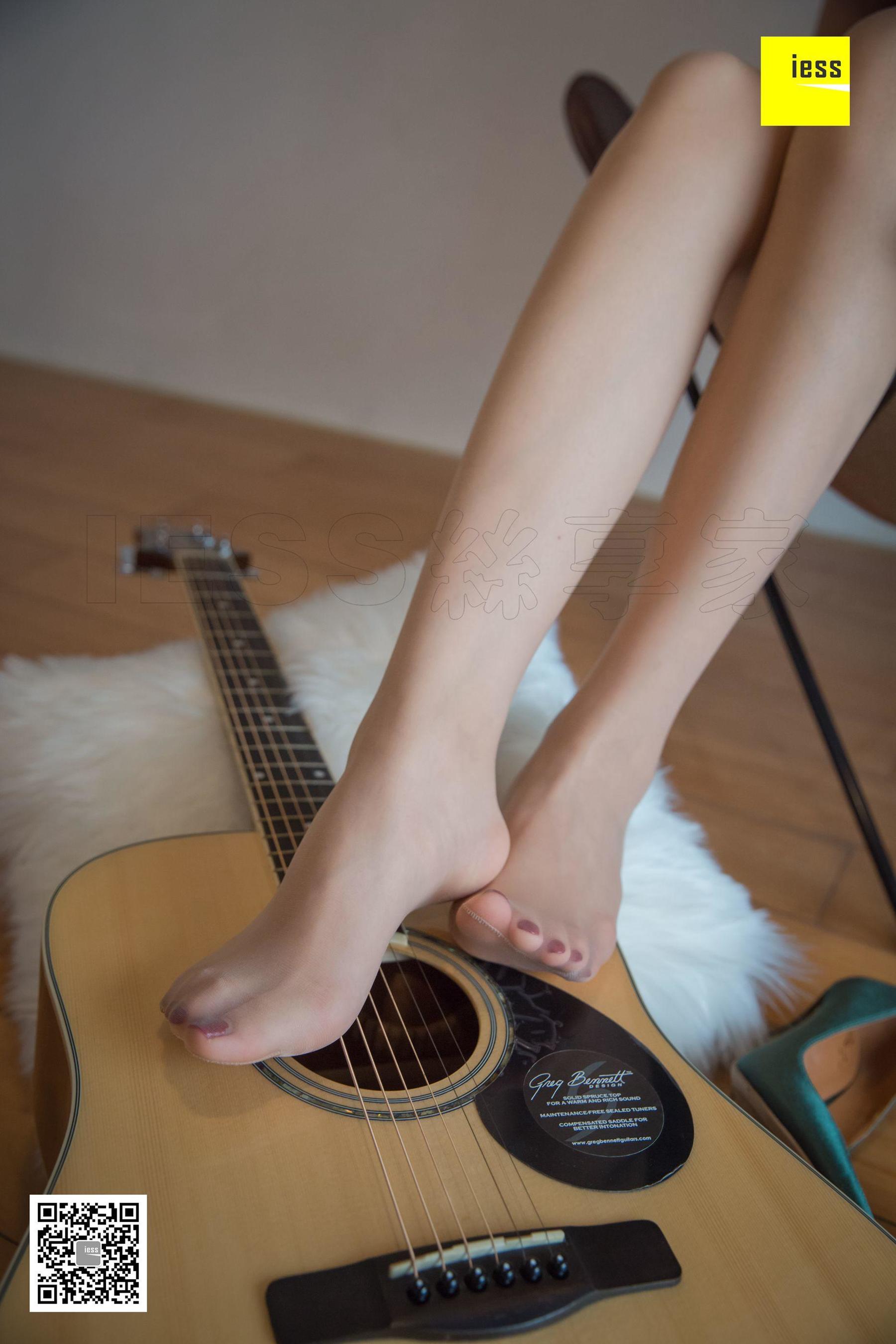 模特七七《七七的绿色高跟鞋》[异思趣向IESS] 写真集