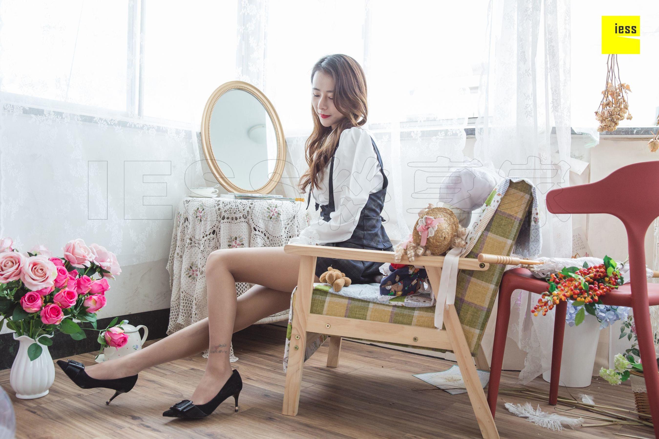 模特小韩《新模洋娃娃小韩》 [异思趣向IESS] 写真集