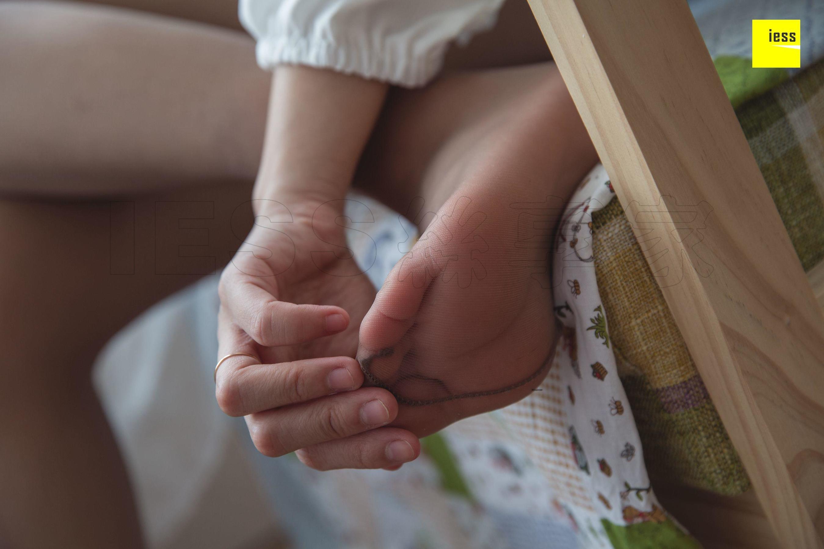 模特小韩《新模洋娃娃小韩》 [异思趣向IESS] 写真集