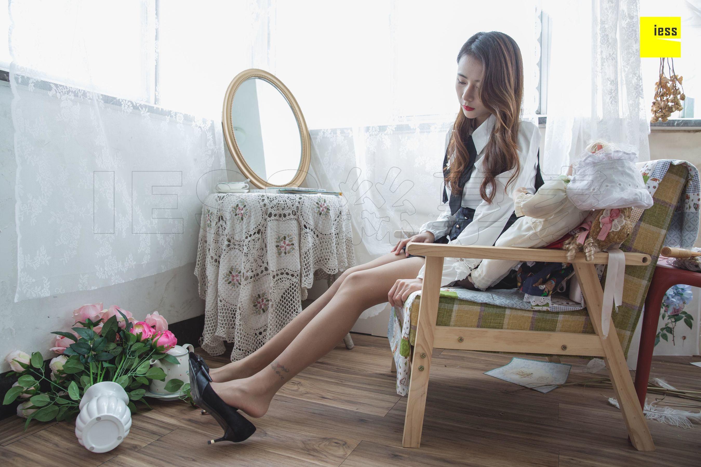 模特小韩《新模洋娃娃小韩》 [异思趣向IESS] 写真集