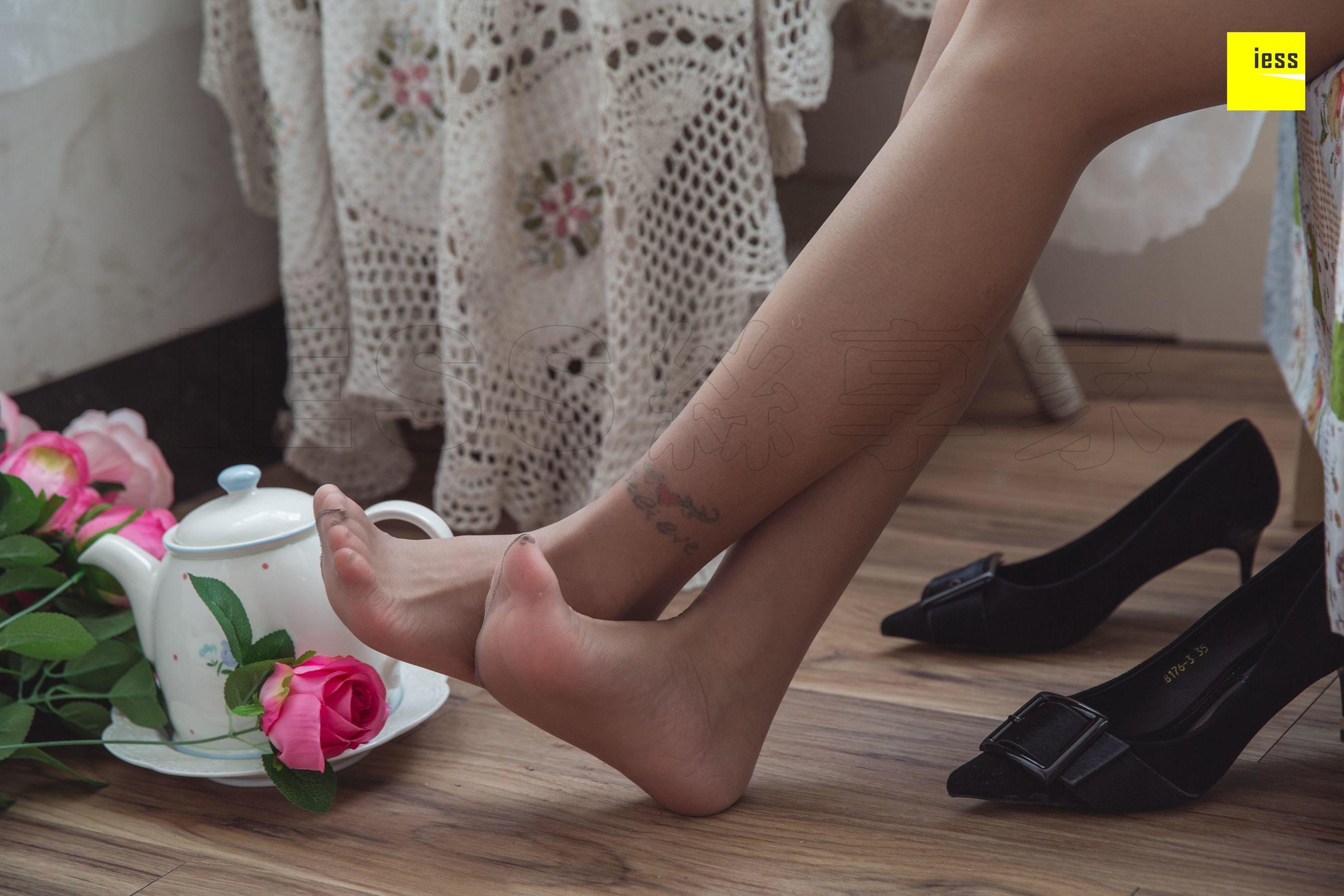 模特小韩《新模洋娃娃小韩》 [异思趣向IESS] 写真集