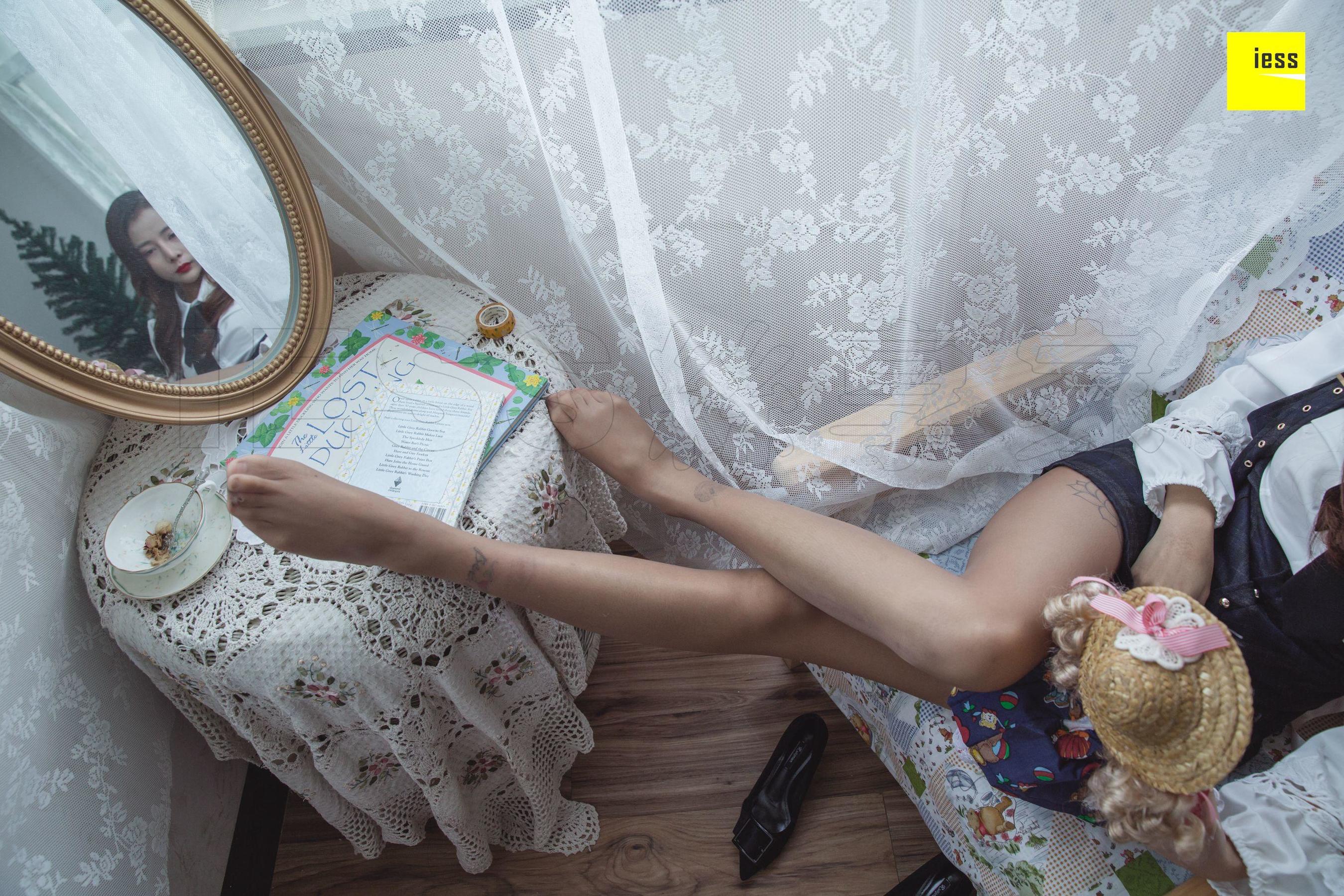 模特小韩《新模洋娃娃小韩》 [异思趣向IESS] 写真集