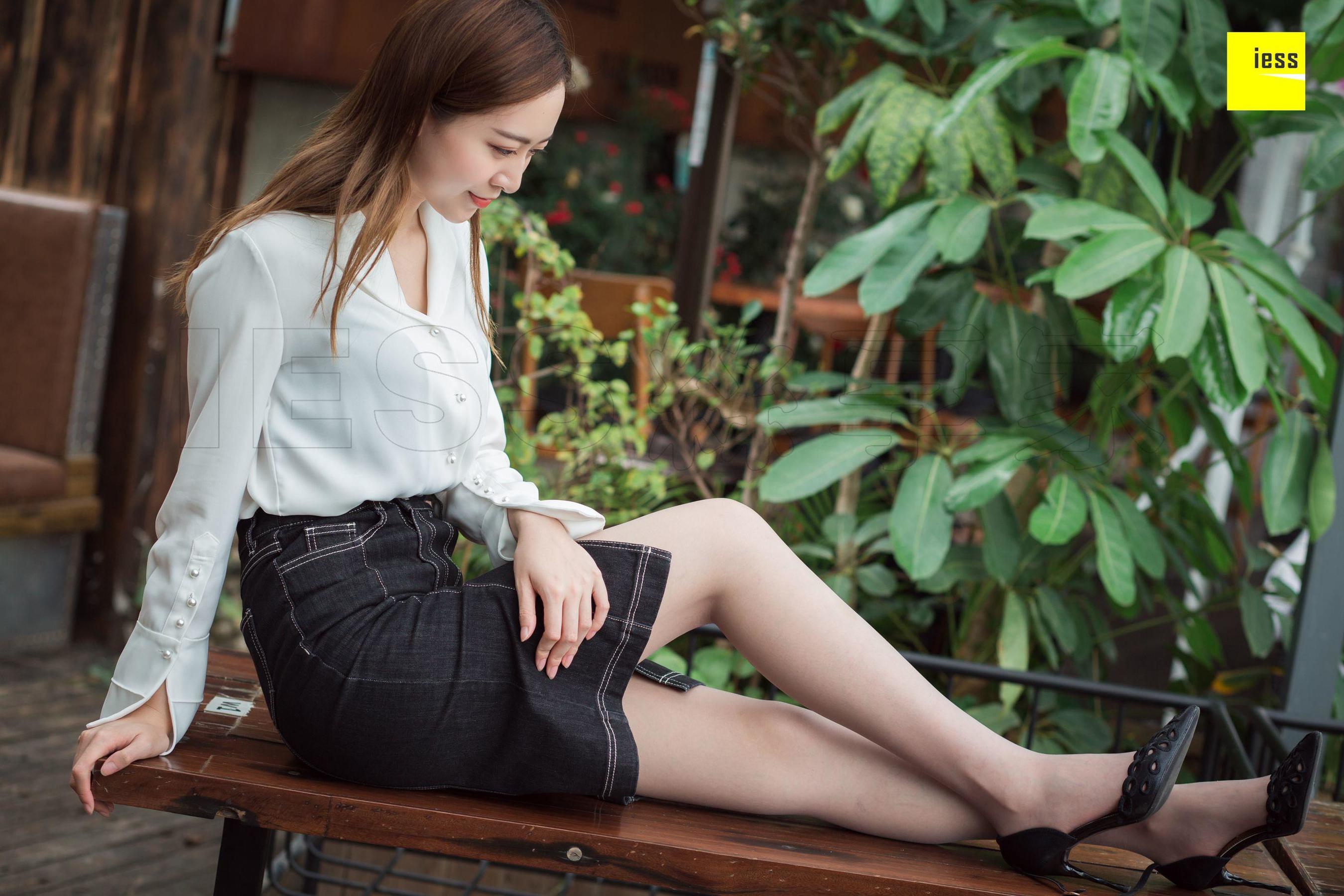 模特紫紫《紫紫知性灰丝》 [异思趣向IESS] 写真集