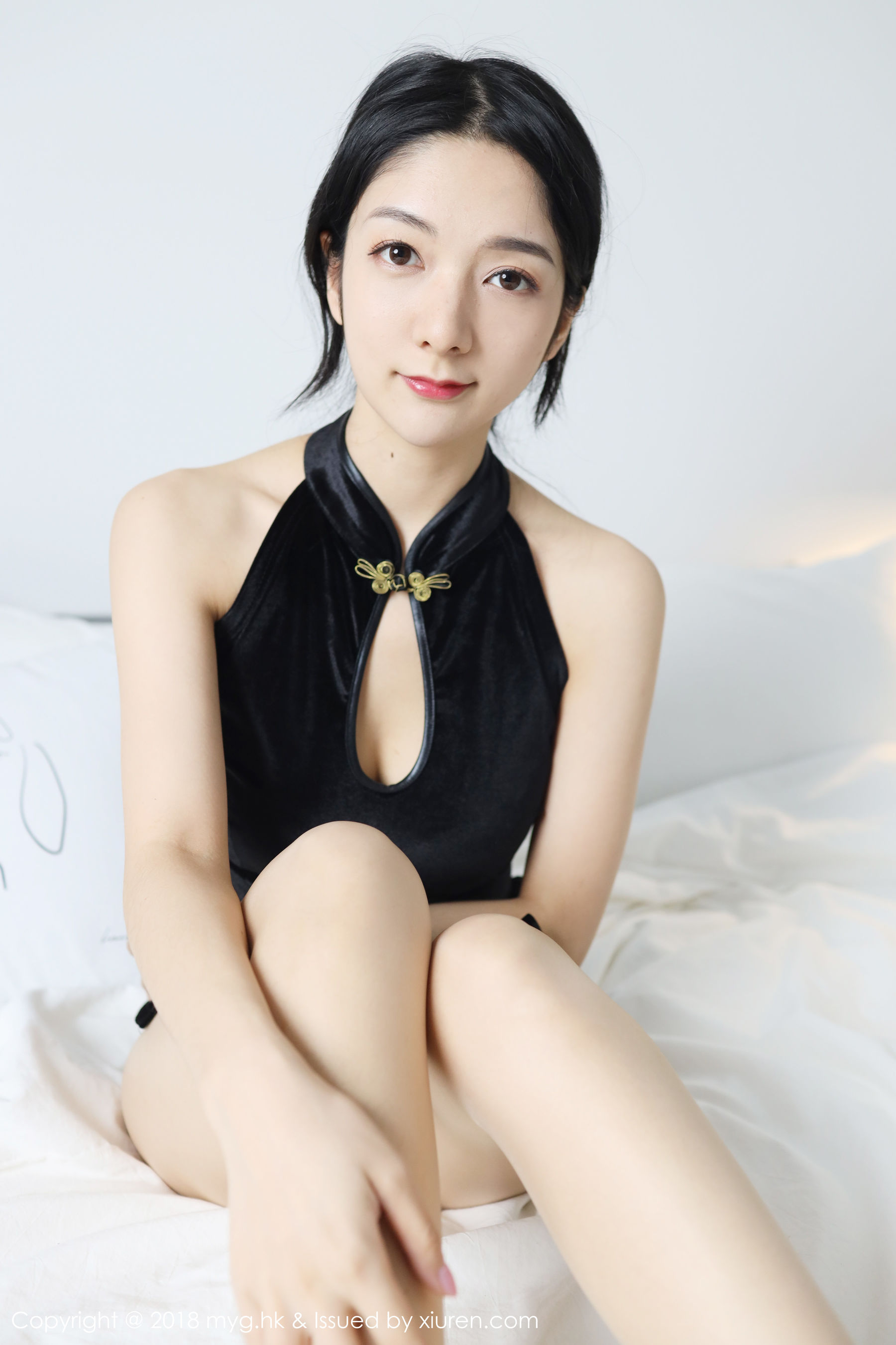 Angela喜欢猫《古典韵味旗袍+现代性感黑丝》 [美媛馆MyGirl] Vol.326 写真集