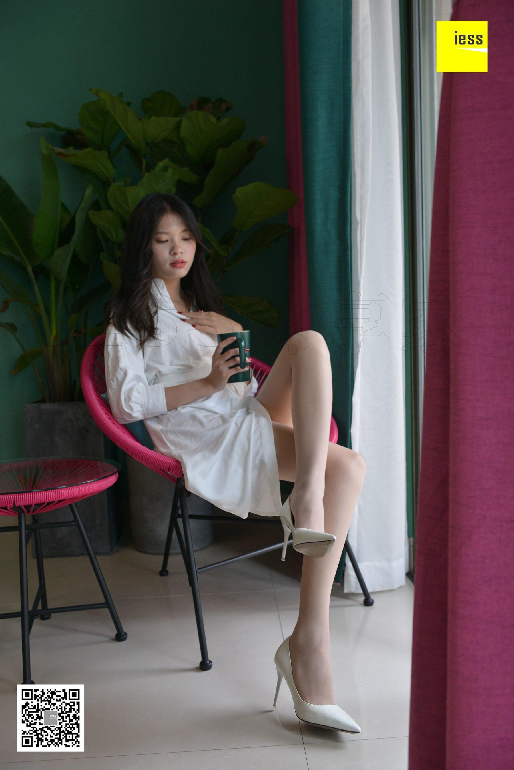 模特七七 《七七的仙女白裙》 [异思趣向IESS] 写真集