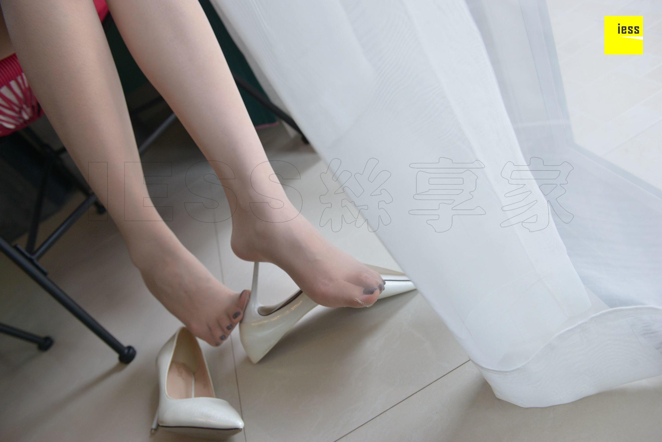 模特七七 《七七的仙女白裙》 [异思趣向IESS] 写真集