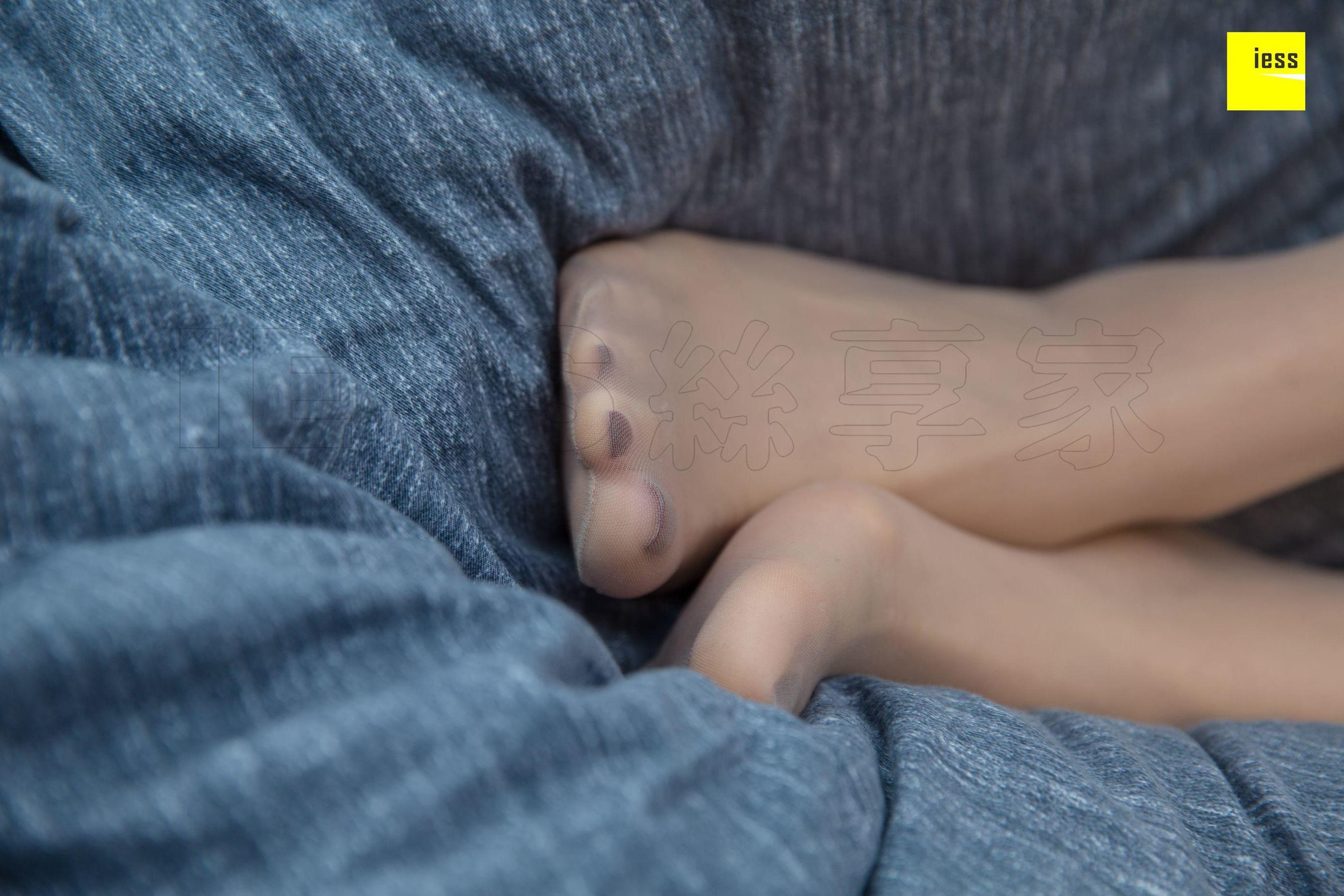 模特九妹 《刚起床的九妹》 [异思趣向IESS] 写真集