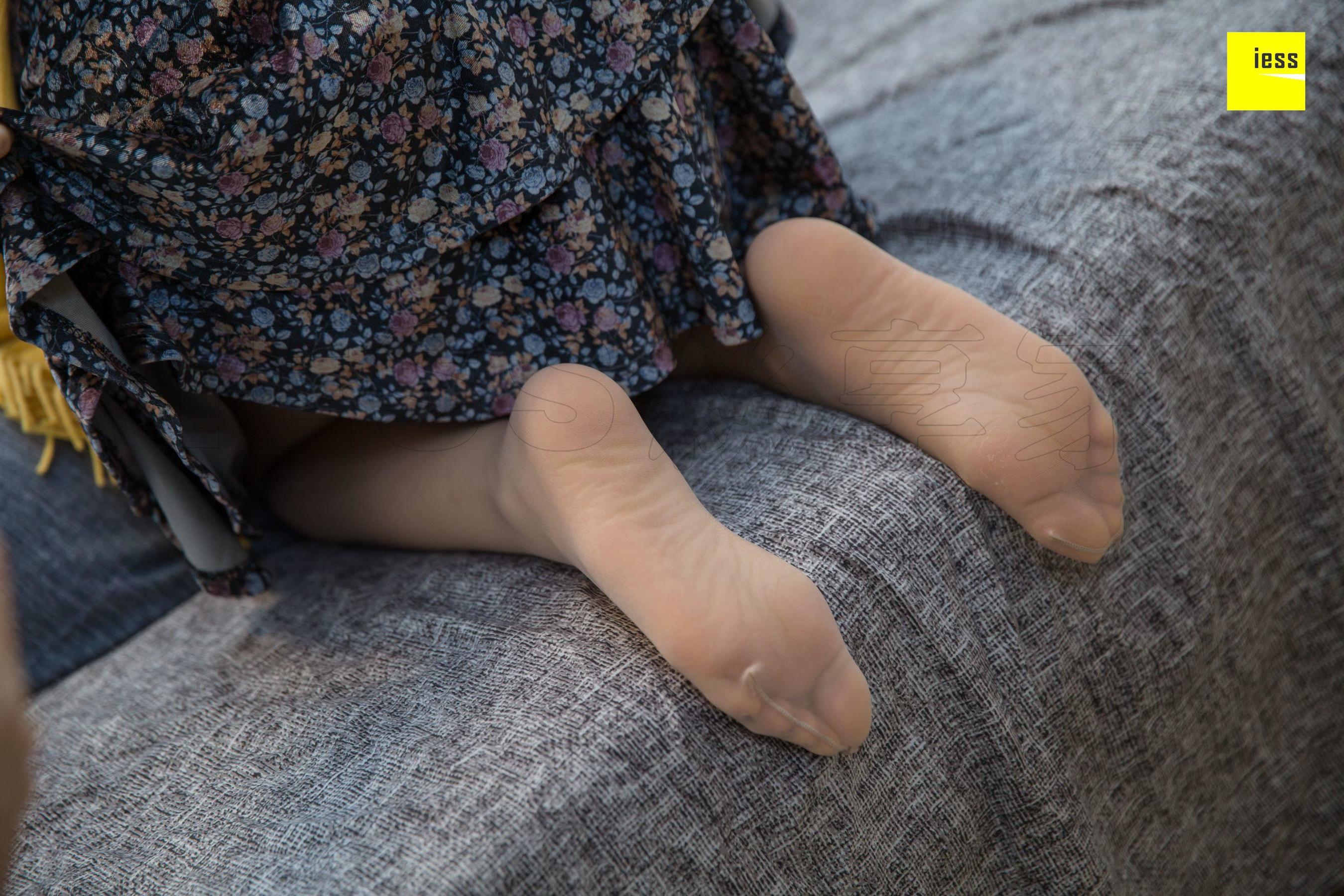 模特九妹 《刚起床的九妹》 [异思趣向IESS] 写真集