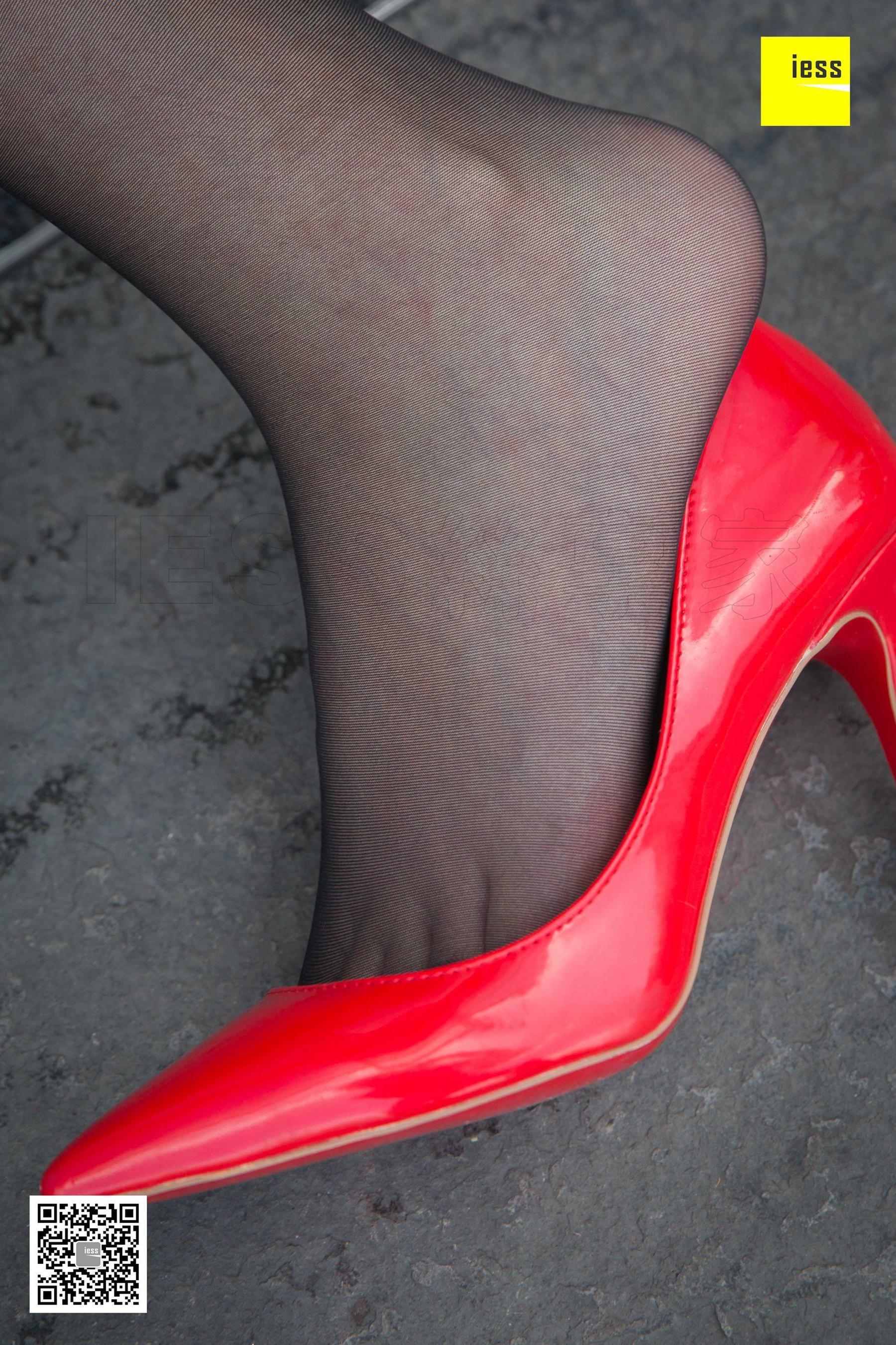 模特紫紫 《被风吹乱的裙摆》 [异思趣向IESS] 写真集