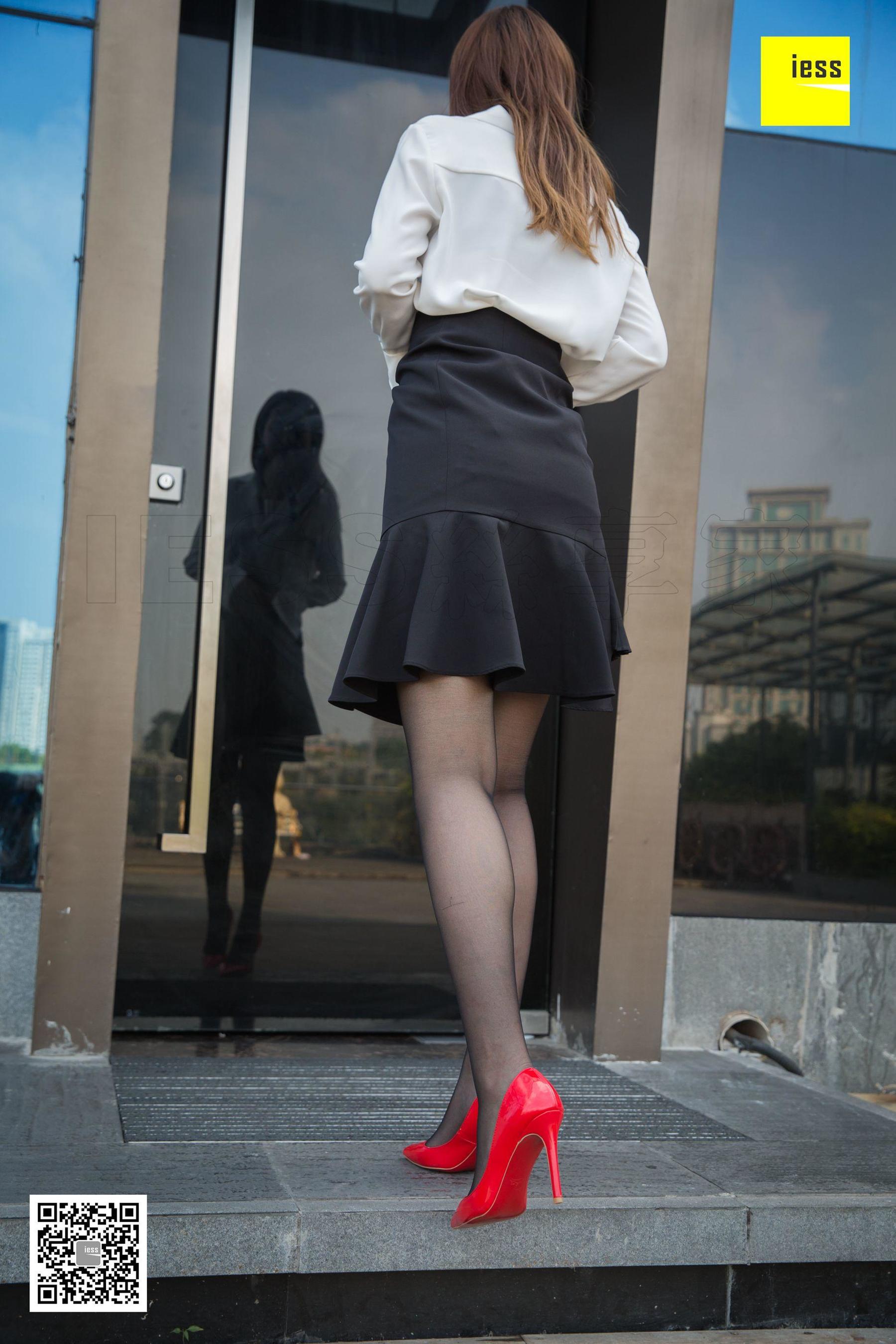 模特紫紫 《被风吹乱的裙摆》 [异思趣向IESS] 写真集