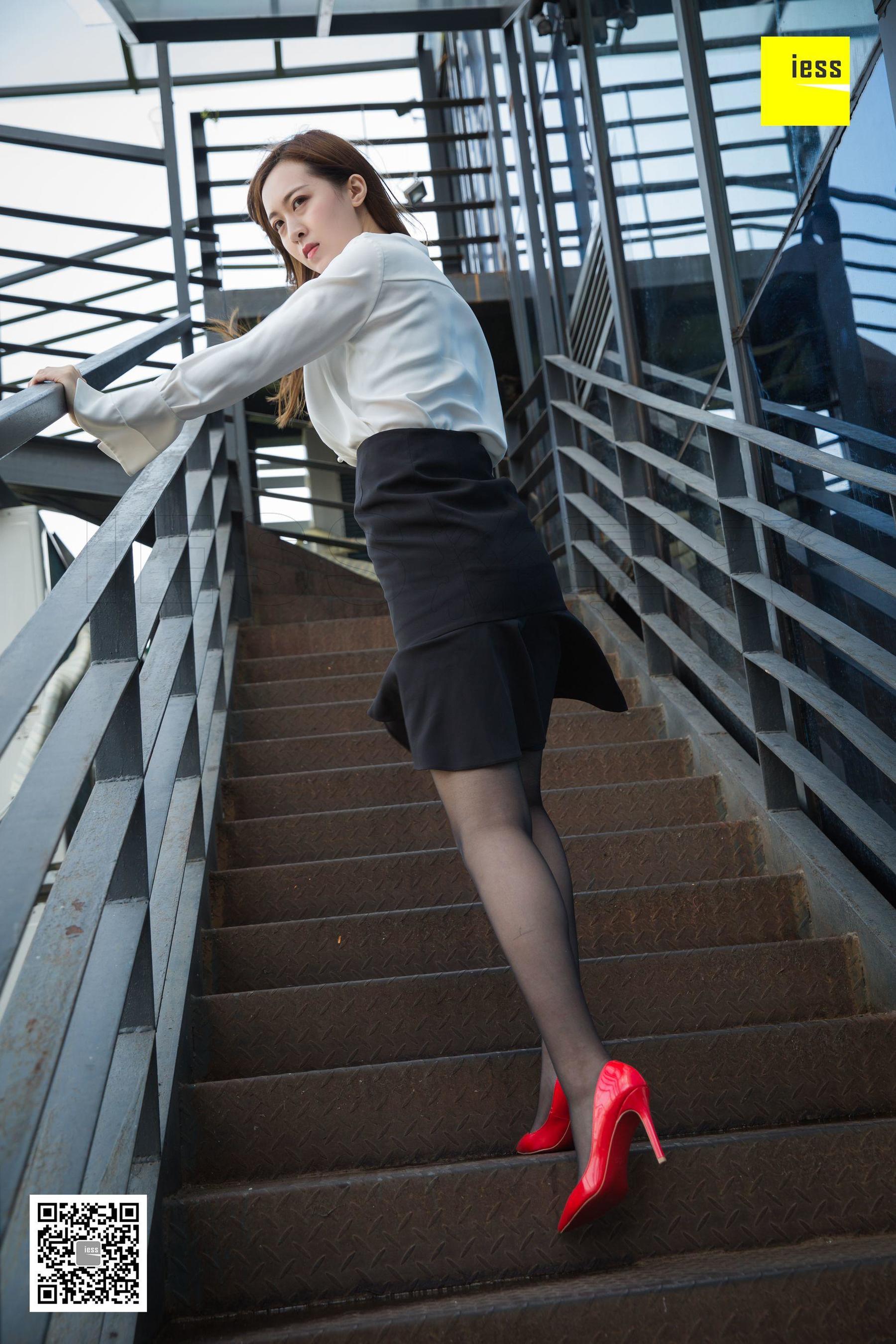 模特紫紫 《被风吹乱的裙摆》 [异思趣向IESS] 写真集