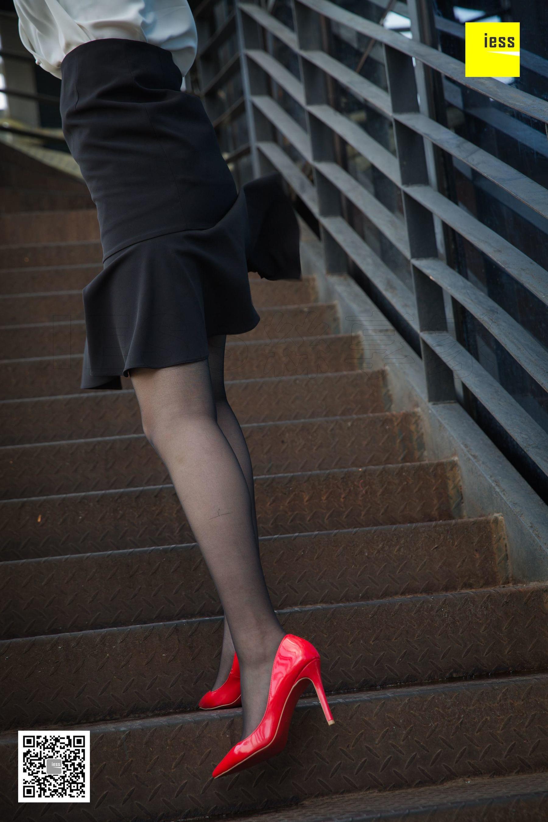 模特紫紫 《被风吹乱的裙摆》 [异思趣向IESS] 写真集