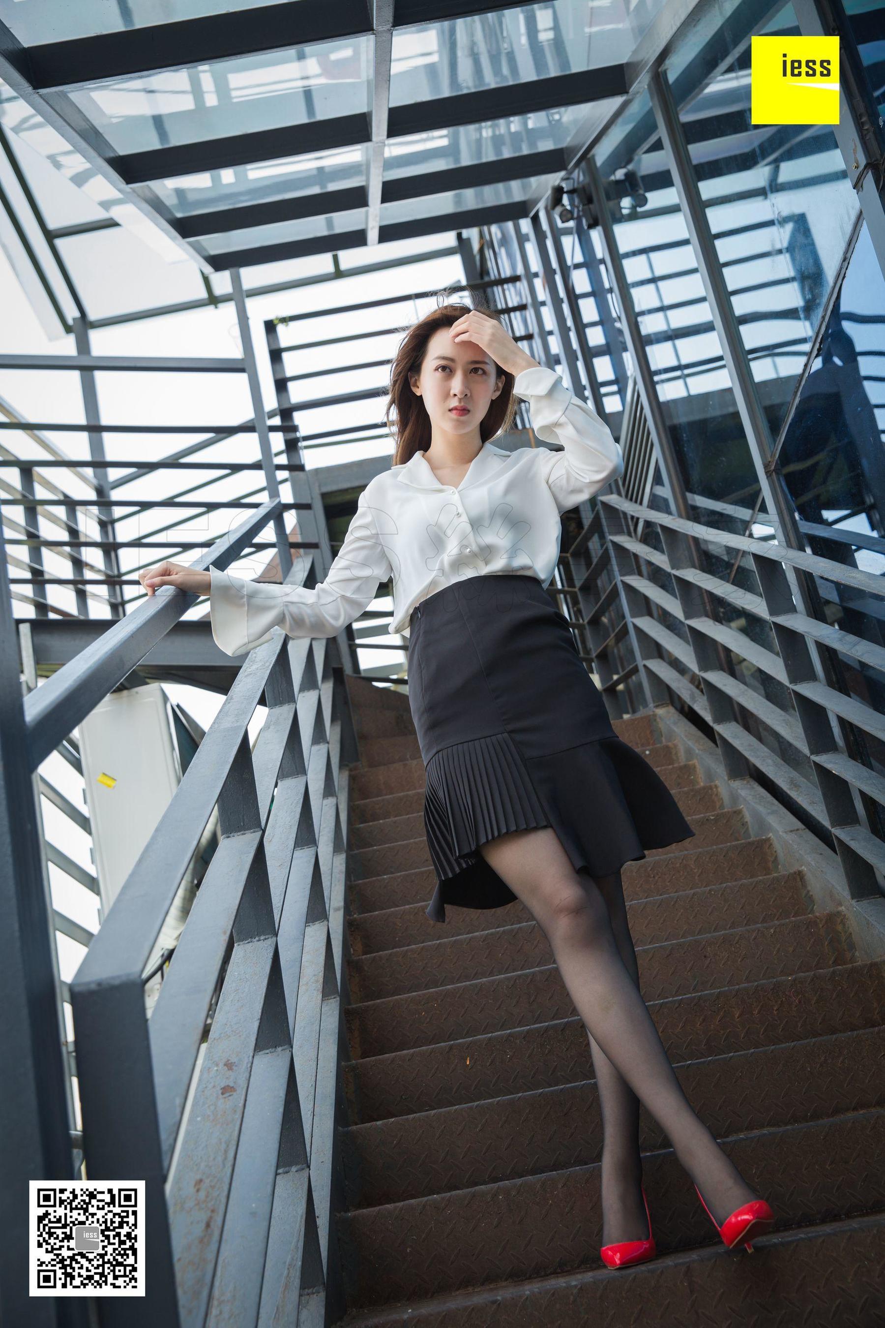 模特紫紫 《被风吹乱的裙摆》 [异思趣向IESS] 写真集