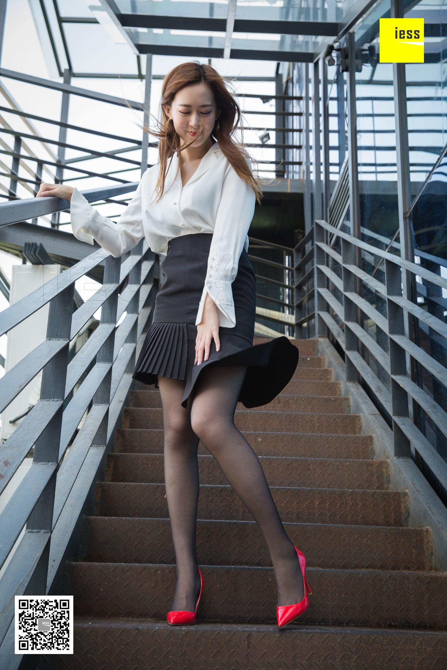 模特紫紫 《被风吹乱的裙摆》 [异思趣向IESS] 写真集