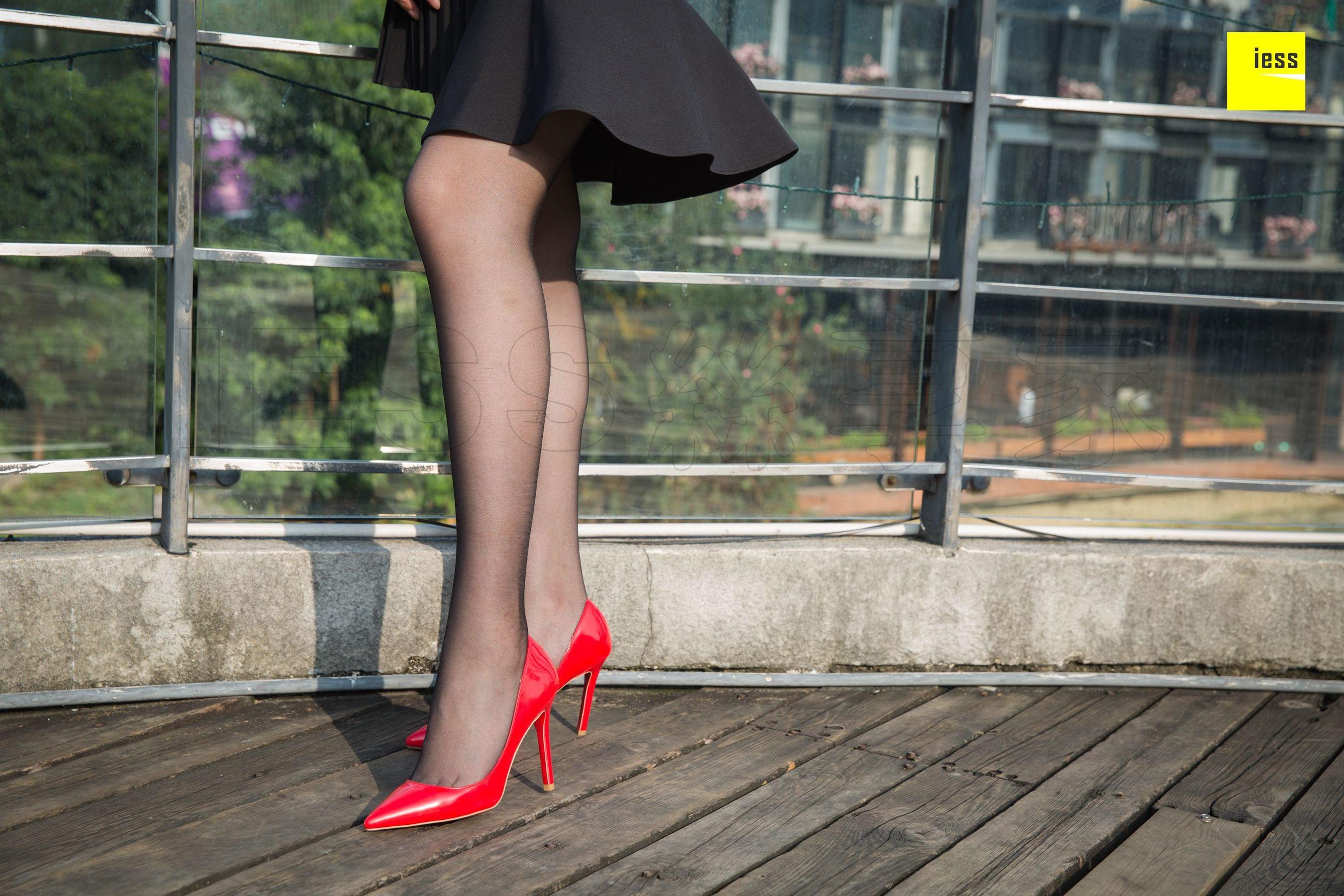 模特紫紫 《被风吹乱的裙摆》 [异思趣向IESS] 写真集