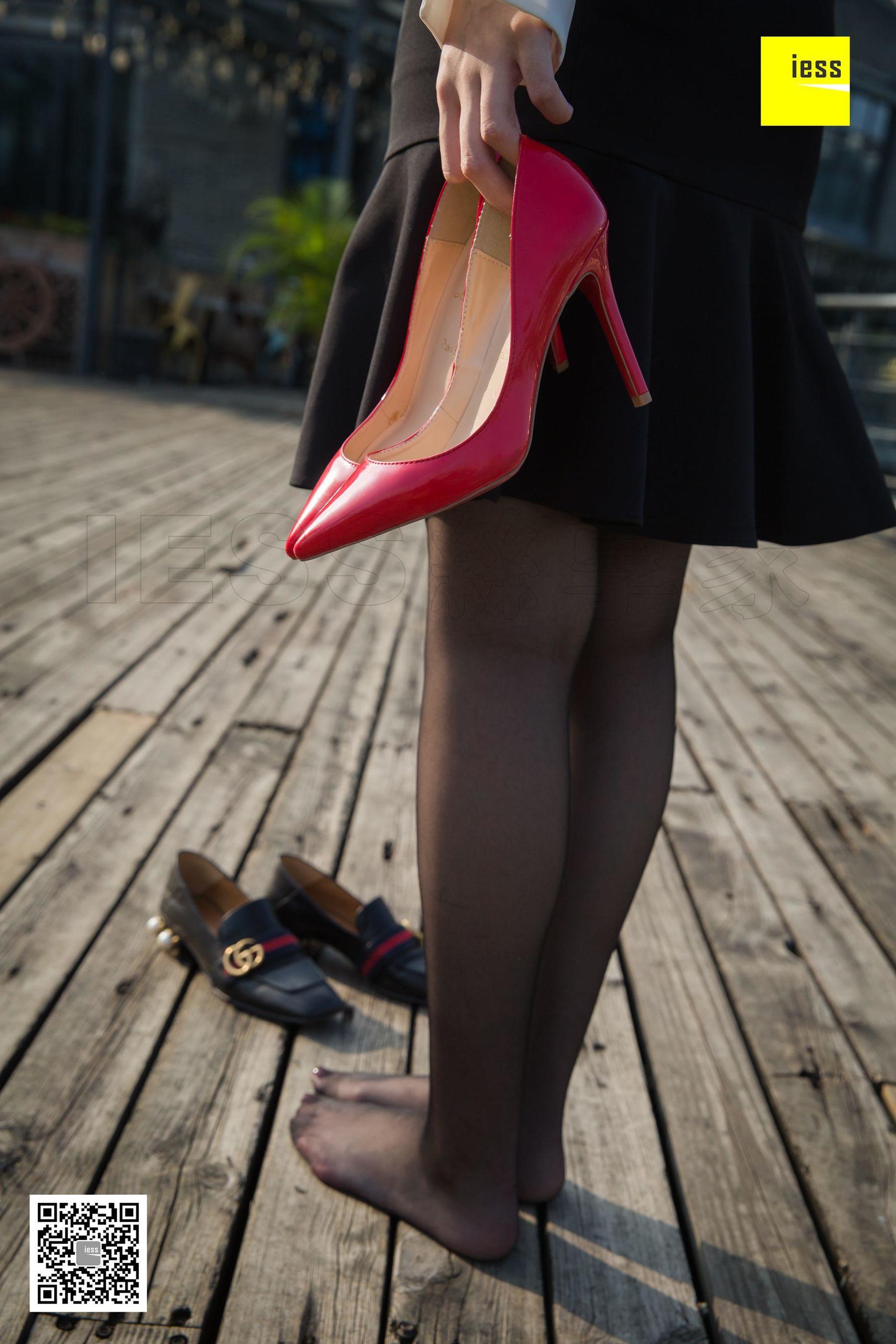 模特紫紫 《被风吹乱的裙摆》 [异思趣向IESS] 写真集