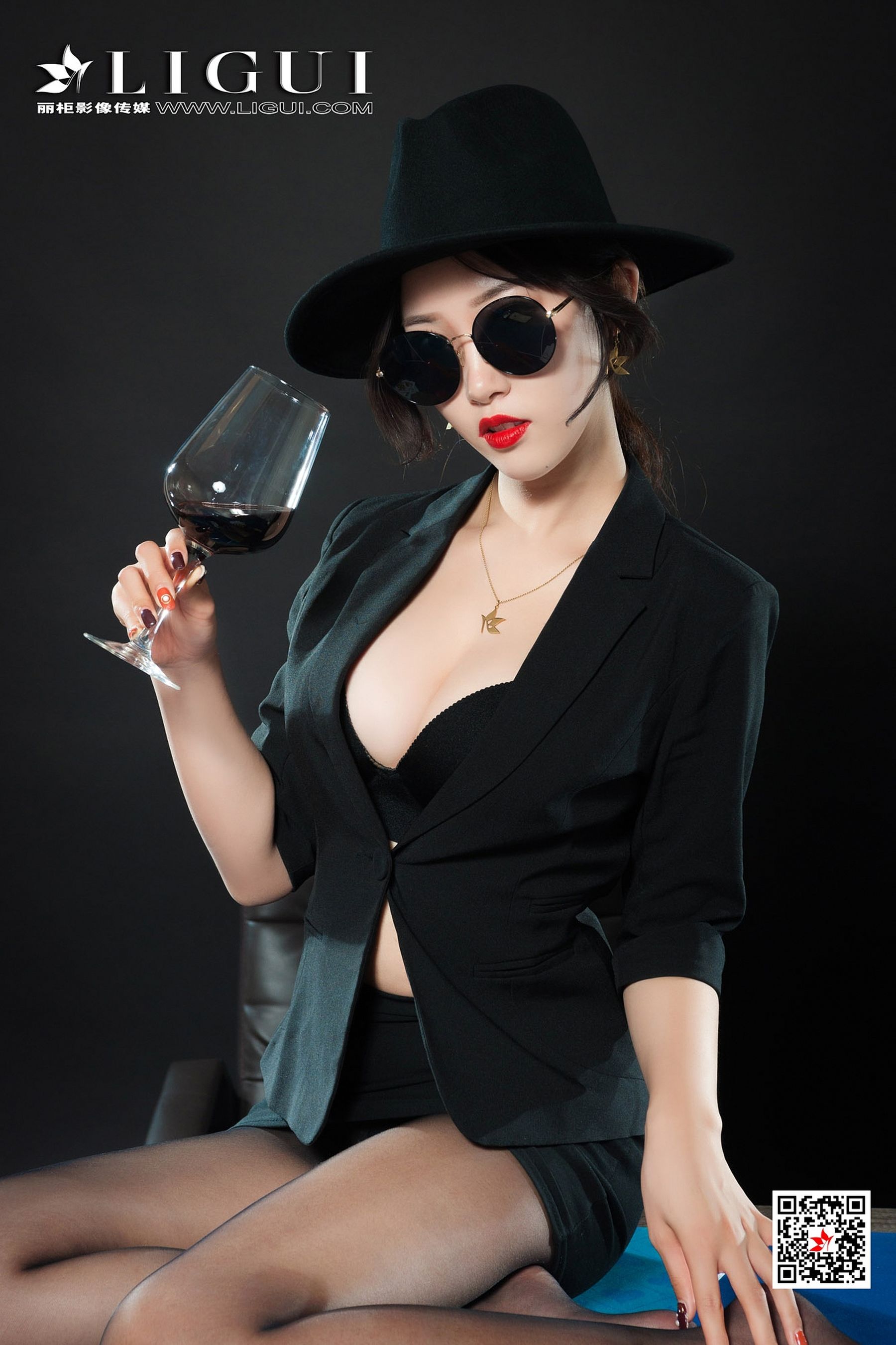 腿模筱筱《赌场黑丝女王》 [丽柜Ligui] 写真集