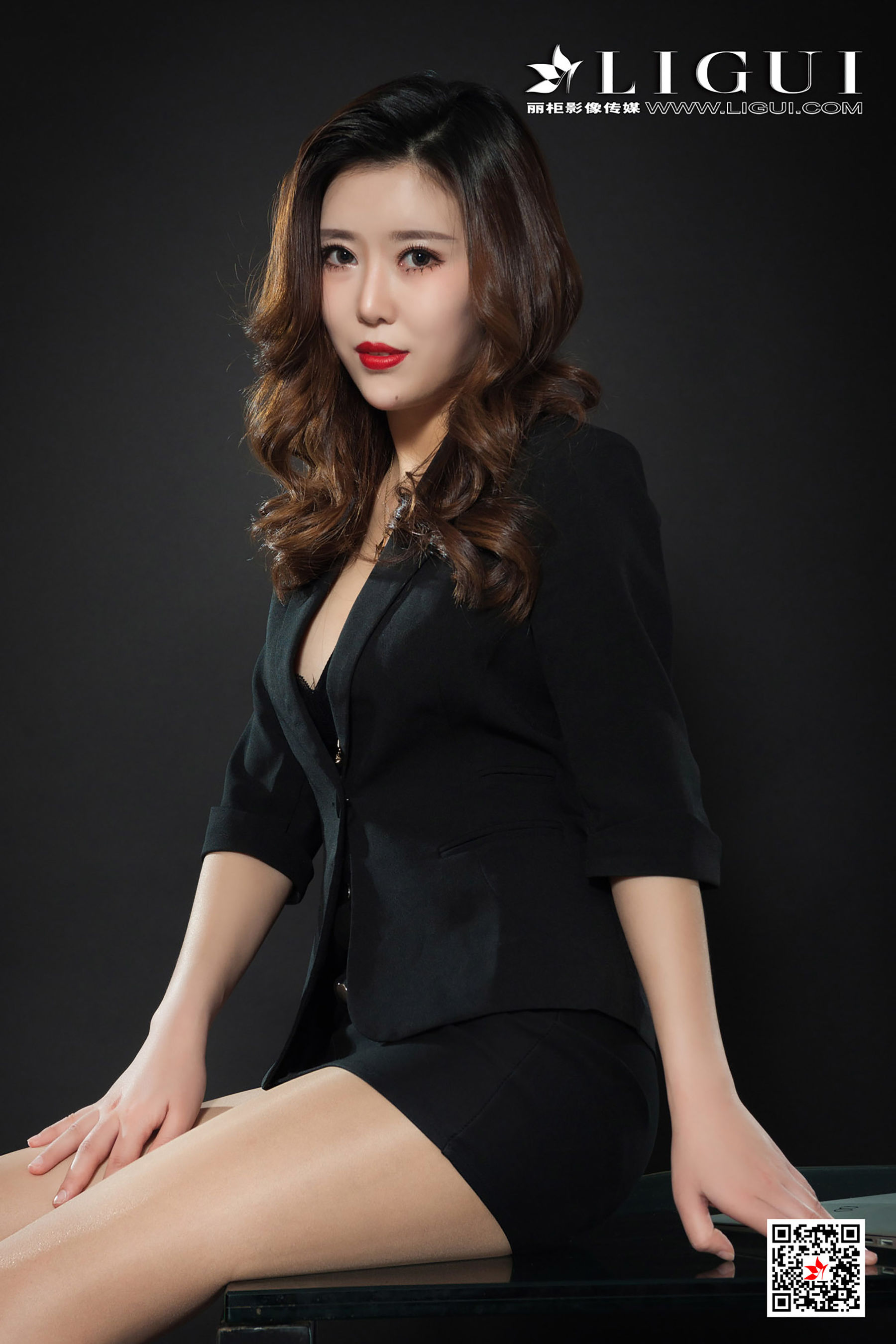 腿模阿宁《御姐OL》 [丽柜Ligui] 网络丽人 写真集