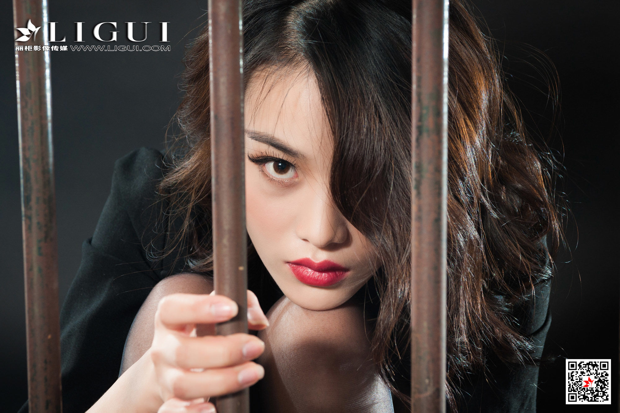 腿模Xilly《监狱黑丝女王》 [丽柜Ligui] 写真集