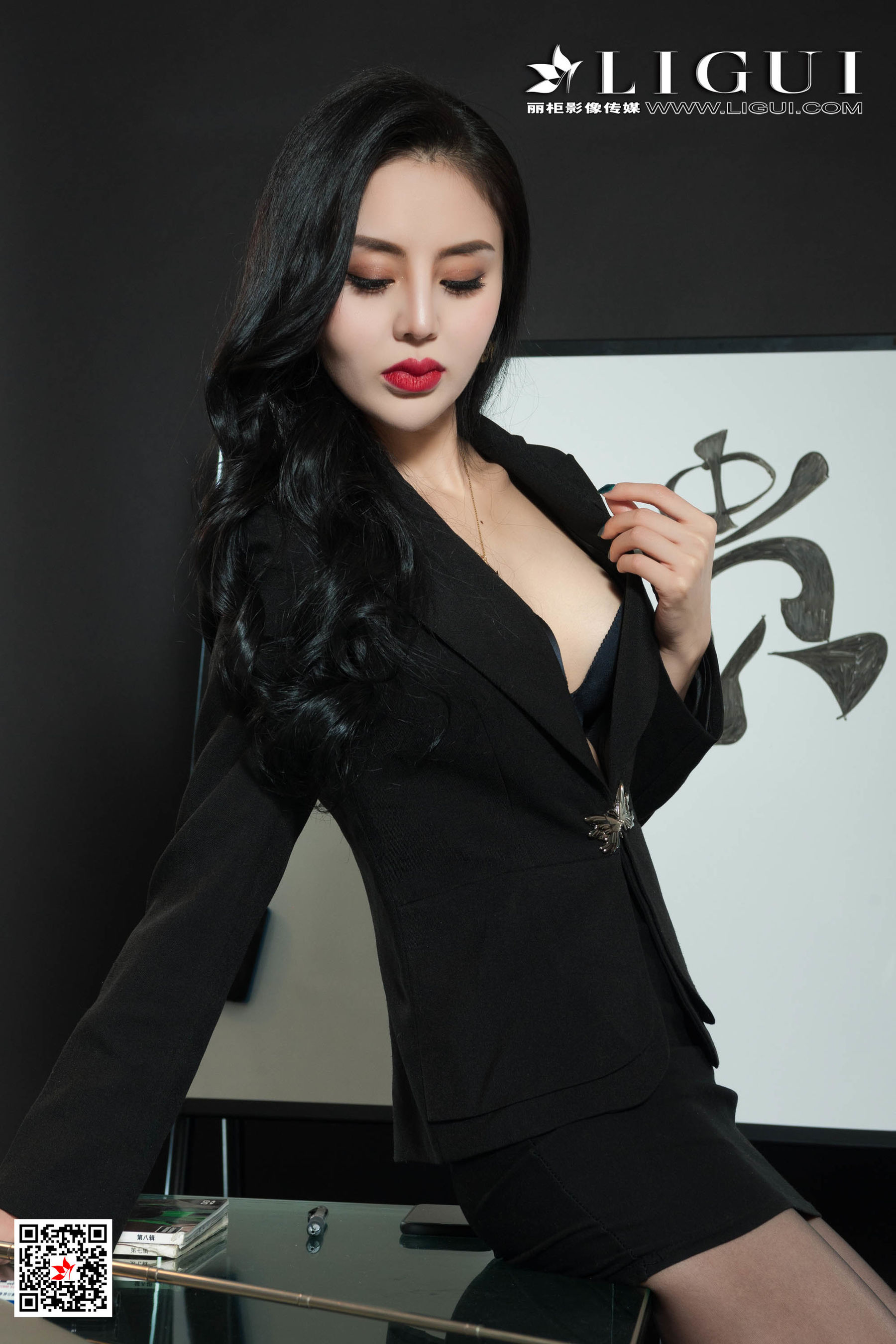 腿模凉儿《黑丝OL姐姐》 [丽柜Ligui] 网络丽人 写真集