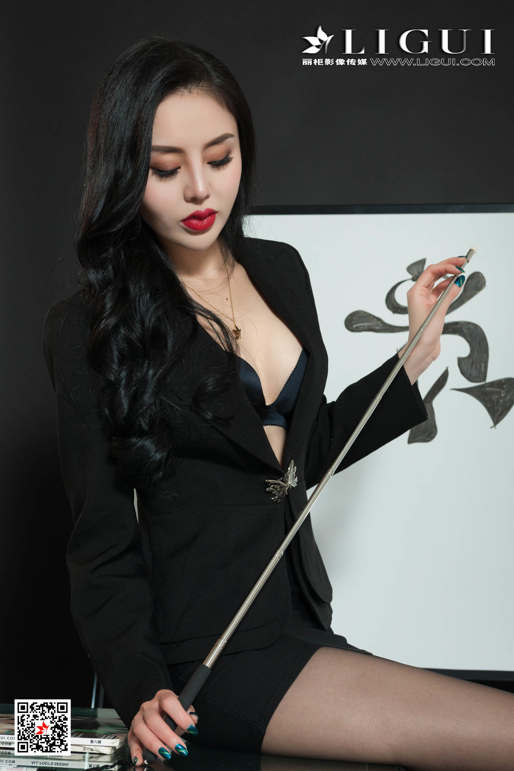 腿模凉儿《黑丝OL姐姐》 [丽柜Ligui] 网络丽人 写真集