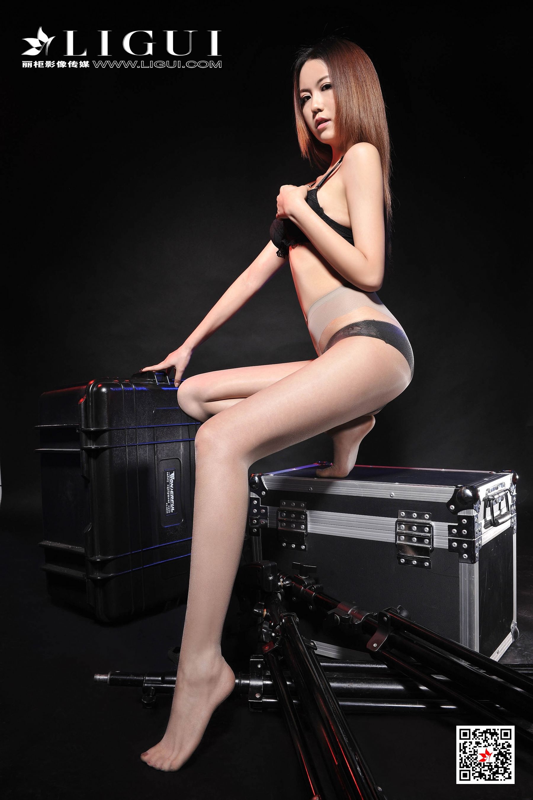 模特可馨《皮衣VS肉丝》 [丽柜Ligui] 网络丽人 写真集