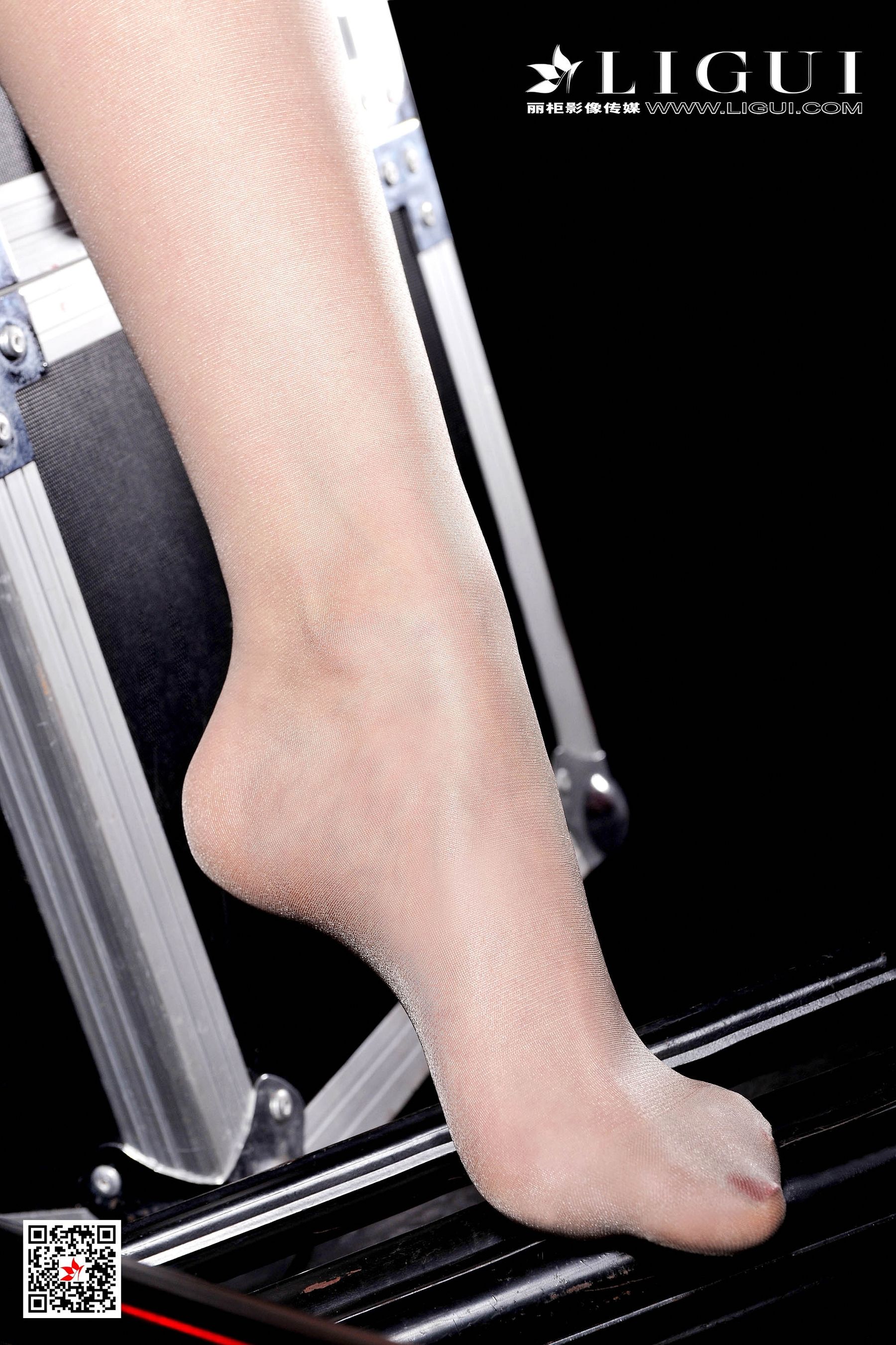 模特可馨《皮衣VS肉丝》 [丽柜Ligui] 网络丽人 写真集