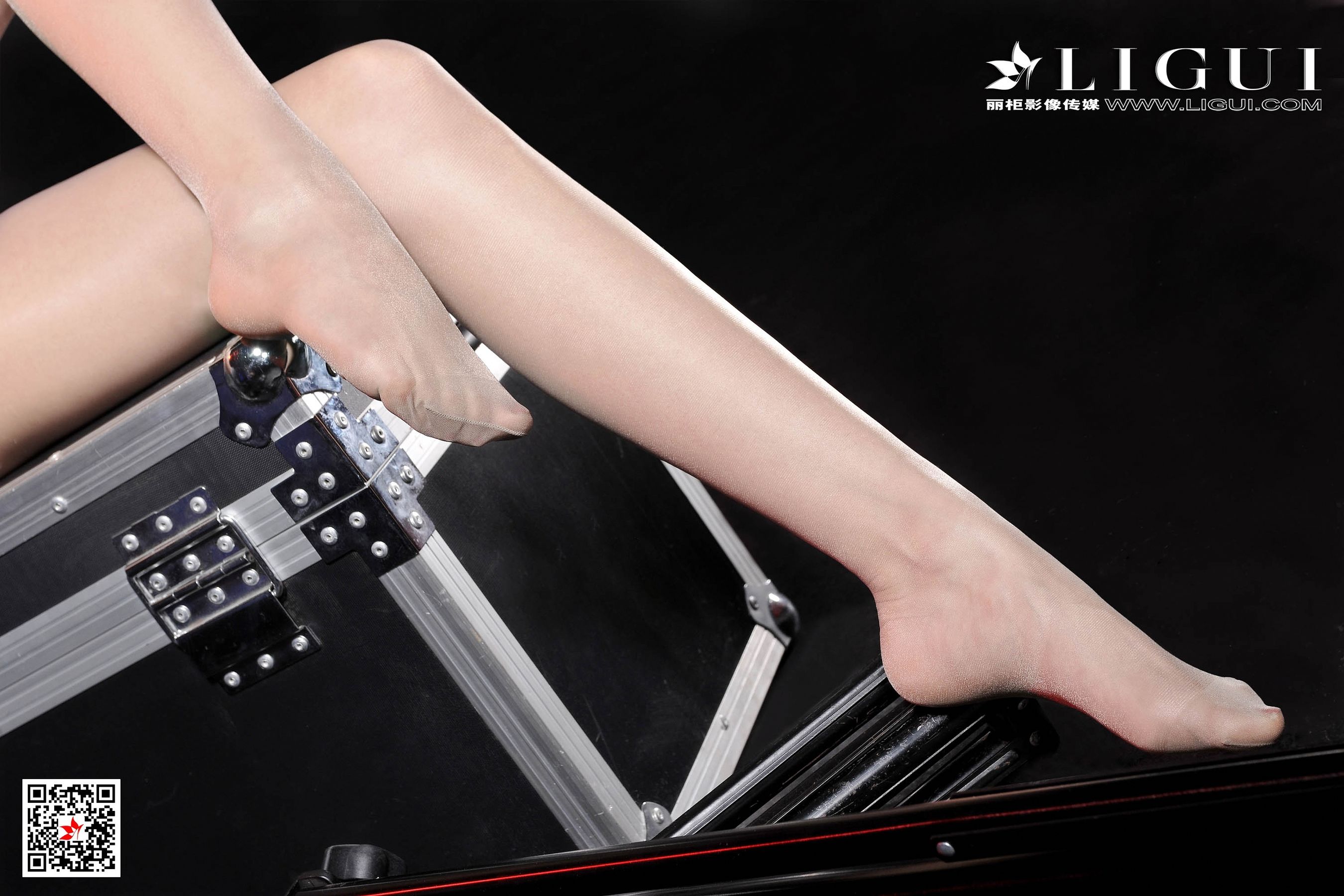 模特可馨《皮衣VS肉丝》 [丽柜Ligui] 网络丽人 写真集