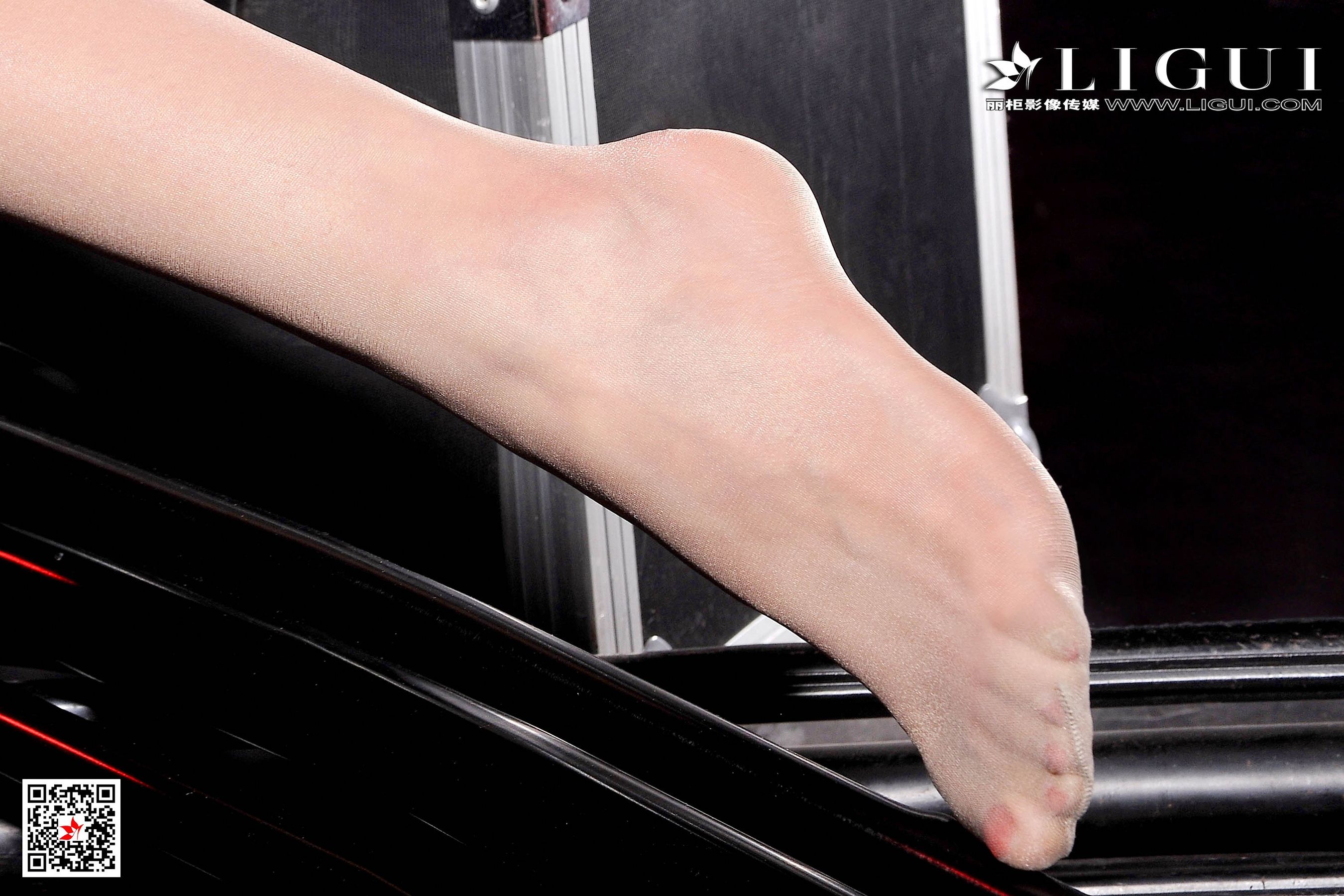 模特可馨《皮衣VS肉丝》 [丽柜Ligui] 网络丽人 写真集